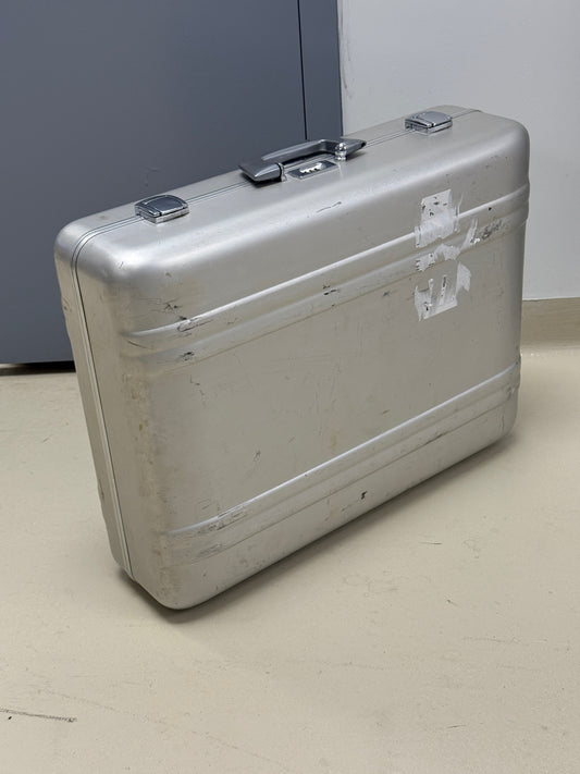 Zero Halliburton Aluminum camera Combo Lock Case 24x18x6