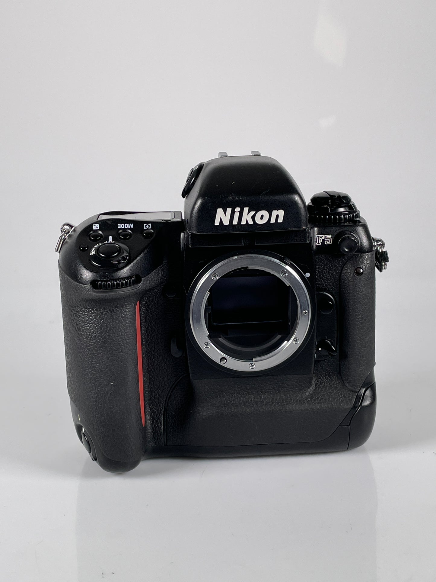 Nikon F5 Late S/N 318xxxx 35mm SLR Film Camera Body w/ MF-28