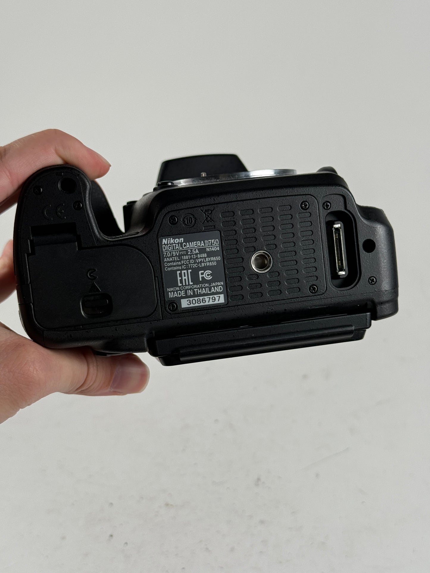 Nikon D750 24.3MP FX Digital Camera Body