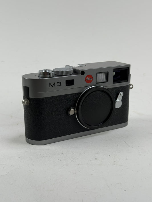 Leica M9 18.0MP Digital Rangefinder Camera Silver Grey