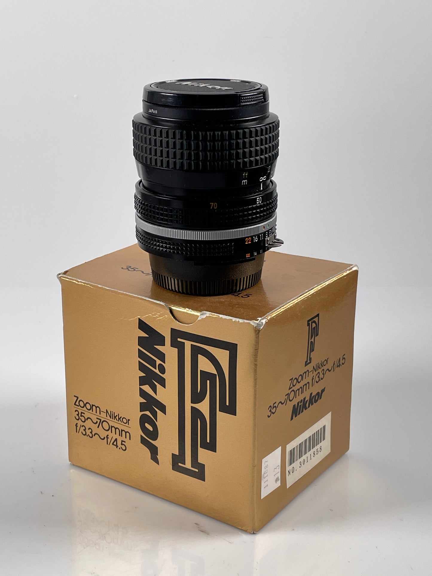 Nikon Nikkor 35-70mm f3.3-4.5 AIS Zoom Lens
