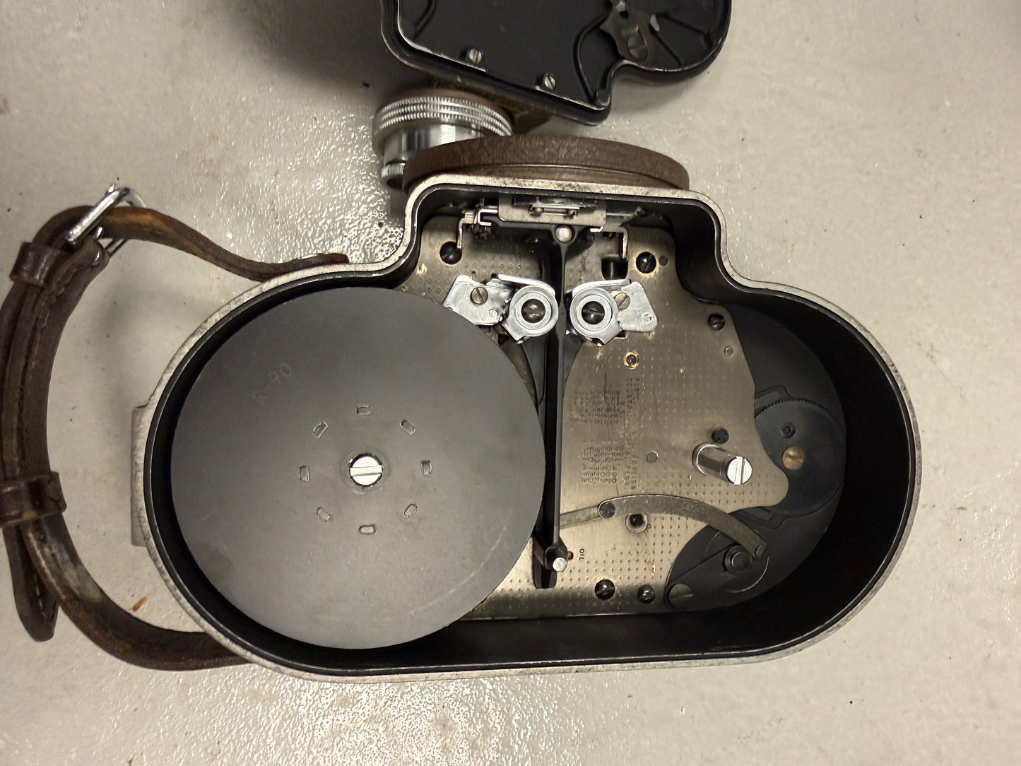 Bell & Howell Filmo 70 DL 16mm Motion Picture Cine Camera