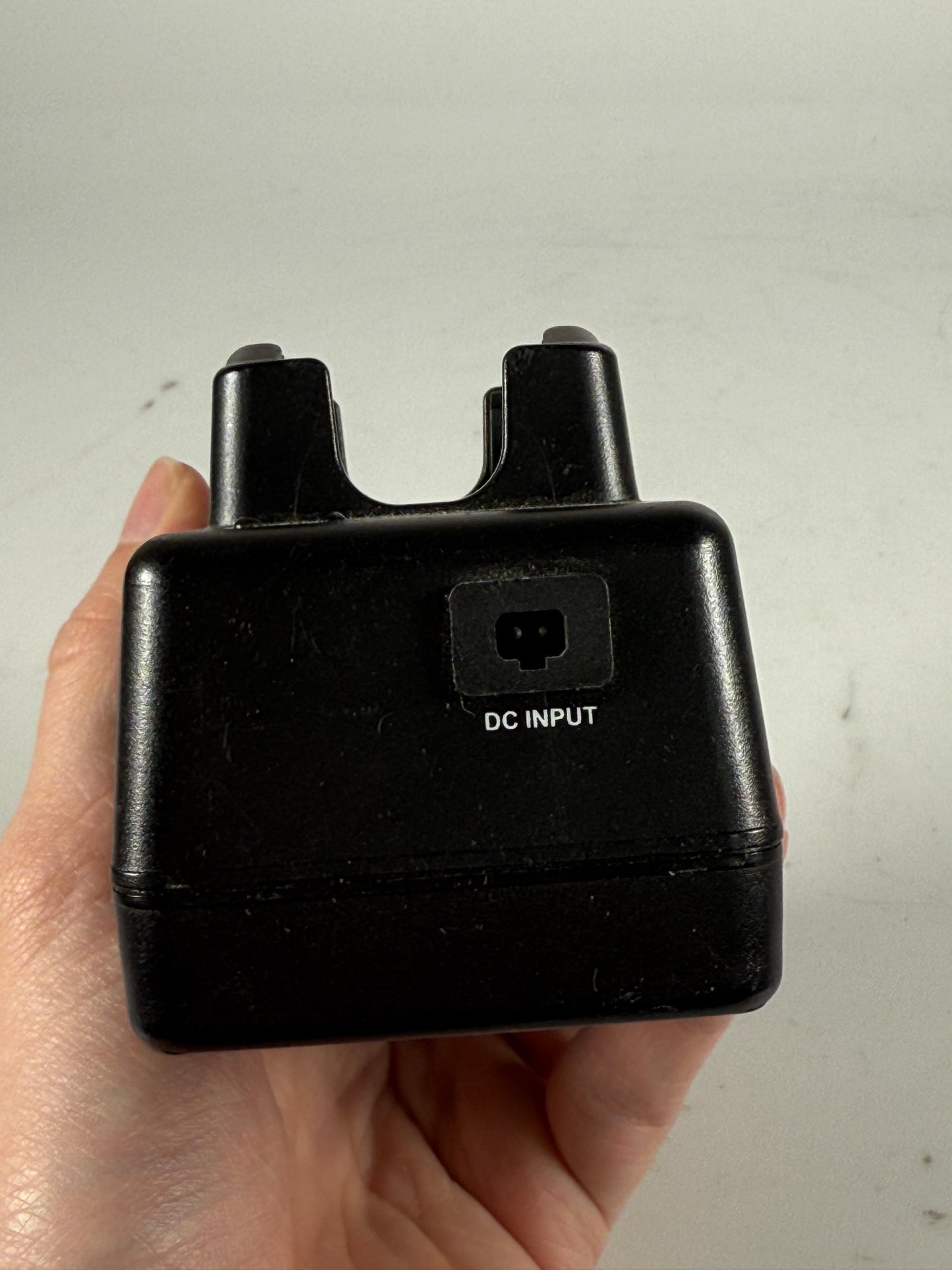 Leica M8 M9 battery charger Charging Unit #14463