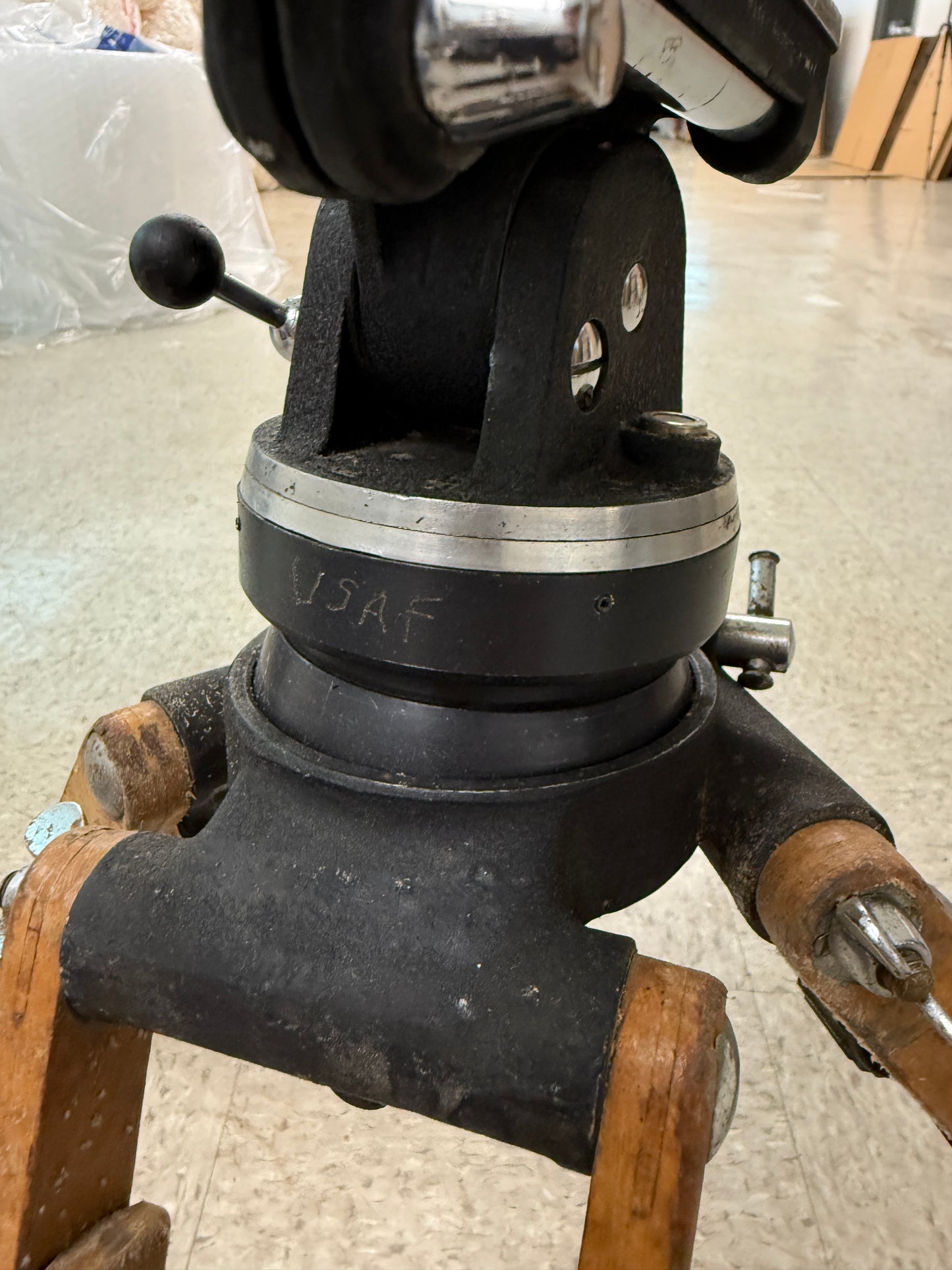 Arri wooden tripod with tilt head RARE vintage short