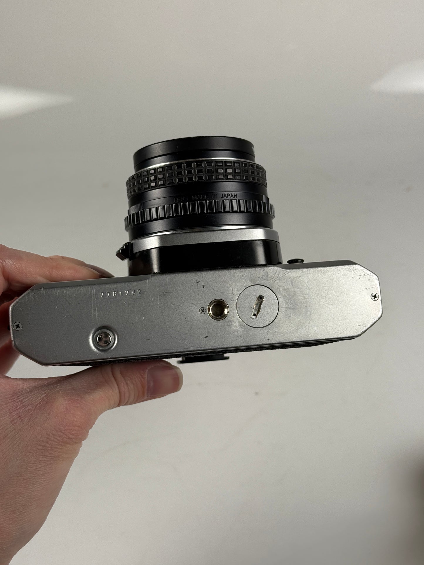 Pentax K1000 35mm SLR Camera Kit w/ 50mm f1.7 lens