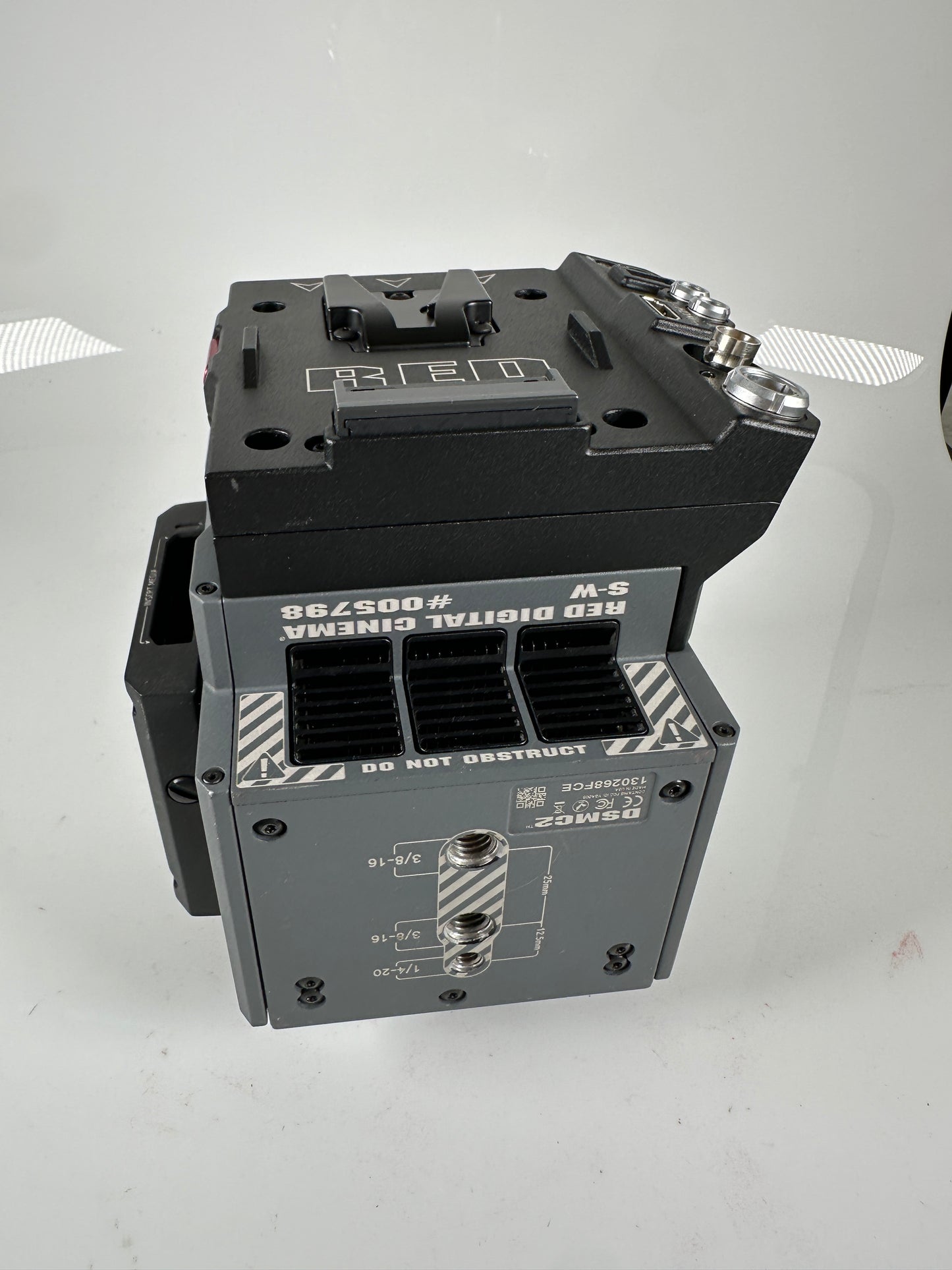 Red Scarlet-W Dragon 5K DSMC2 cinema camera S35 v-lock expander EF lens mount