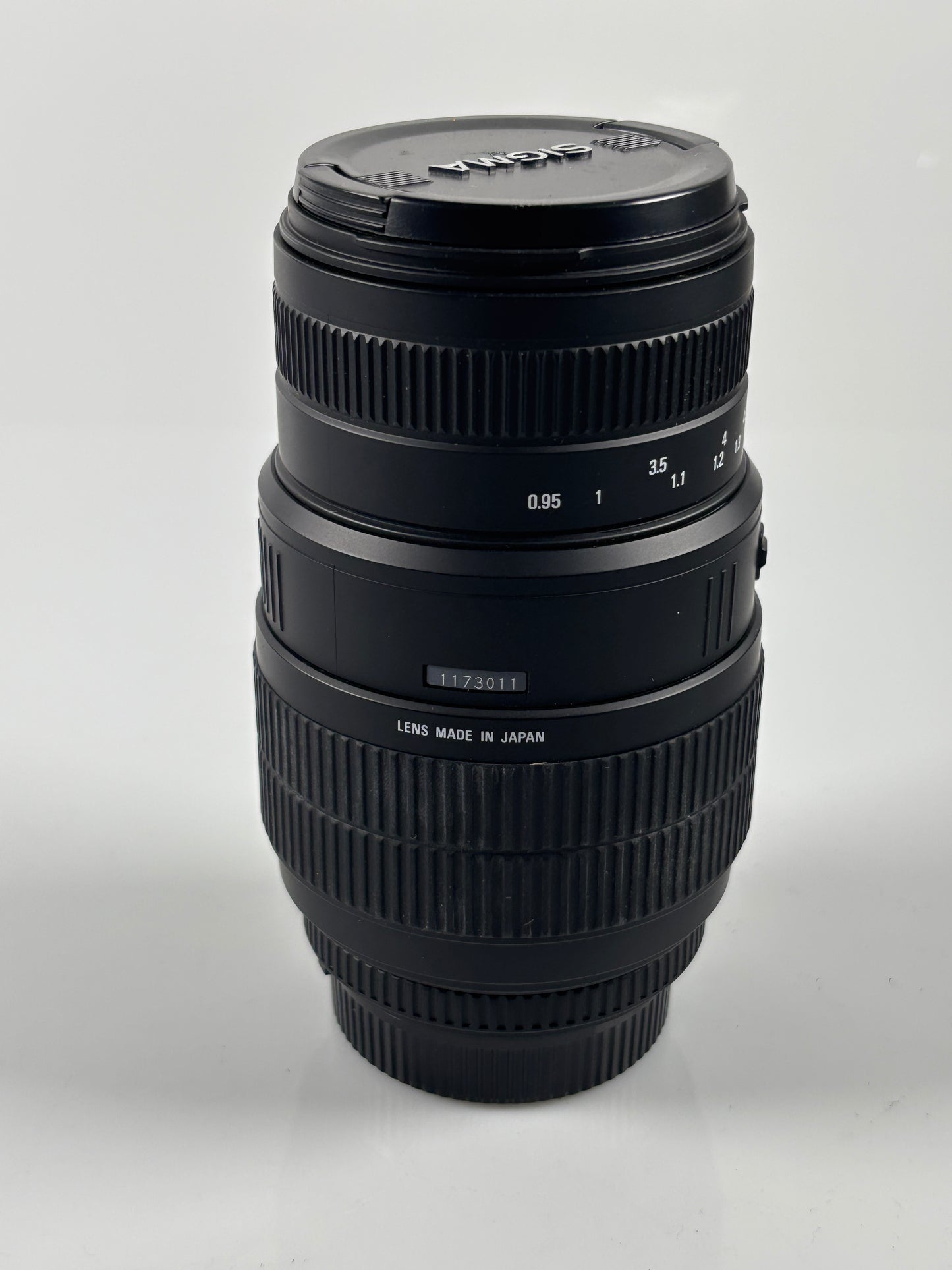 Sigma 70-300mm f4.0-5.6 D Lens for Nikon - Auto Focus Macro