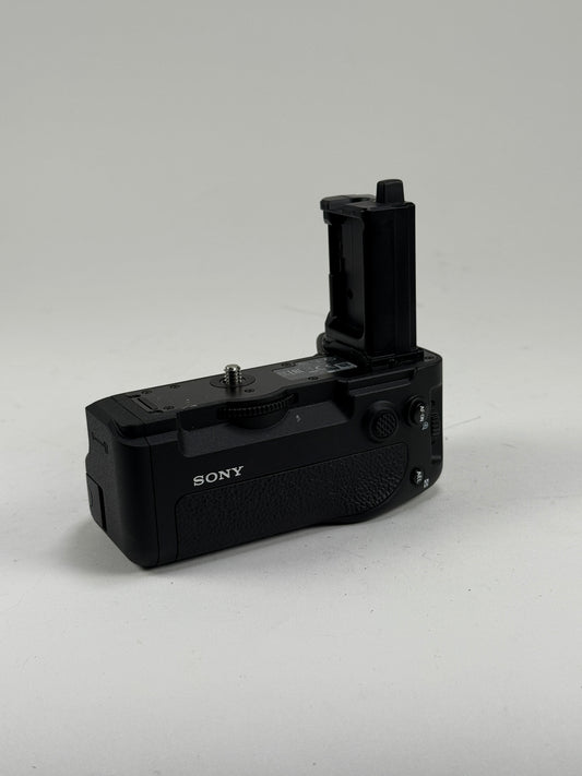 SONY VG-C4EM Vertical Grip (for a7R IV/a9 II Cameras)