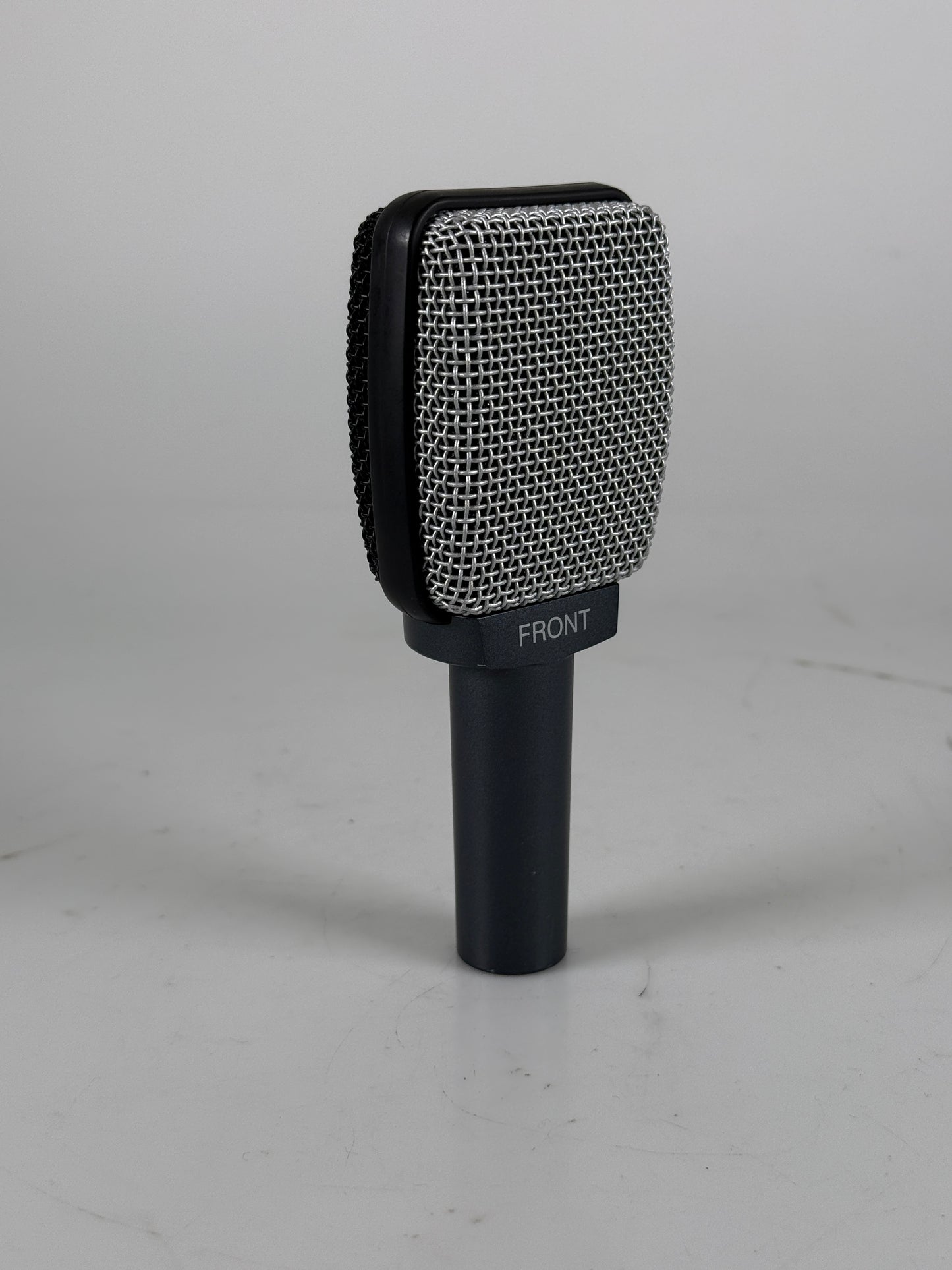 Sennheiser e 609 Silver Super-Cardioid Dynamic Instrument Microphone for Guitar