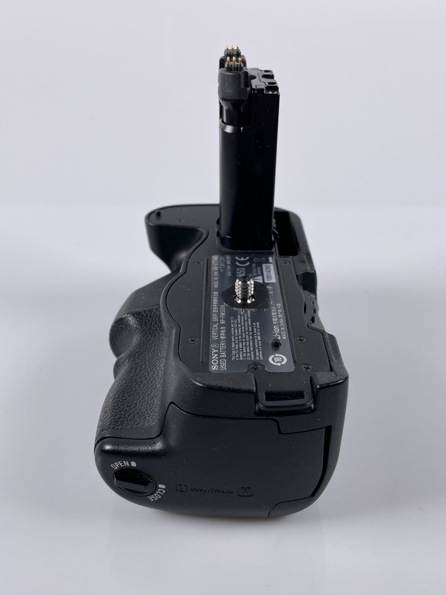 Sony Vertical Grip VG-C77AM for Sony Alpha A77