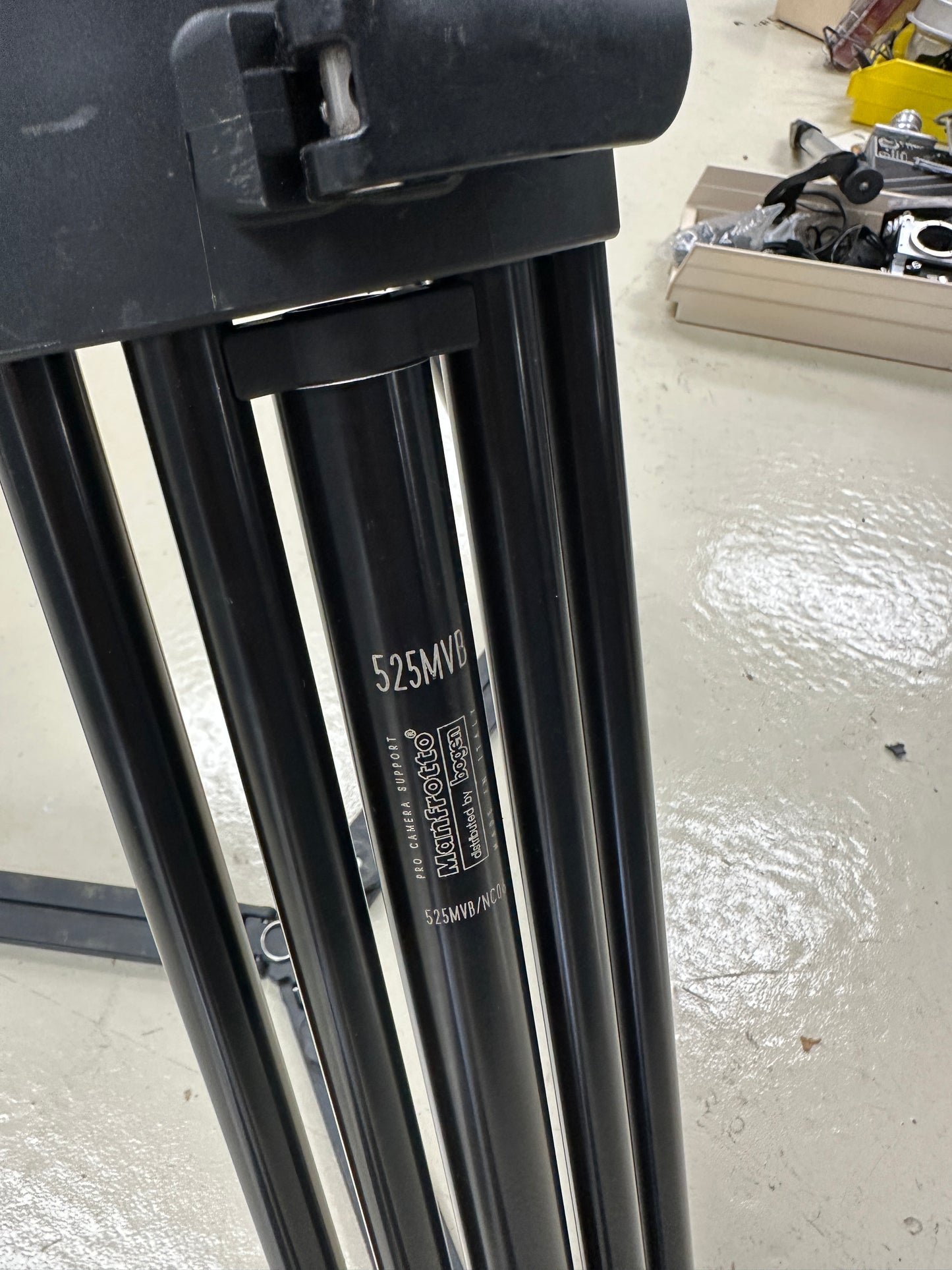 Manfrotto 525MVB professional video tripod legs only