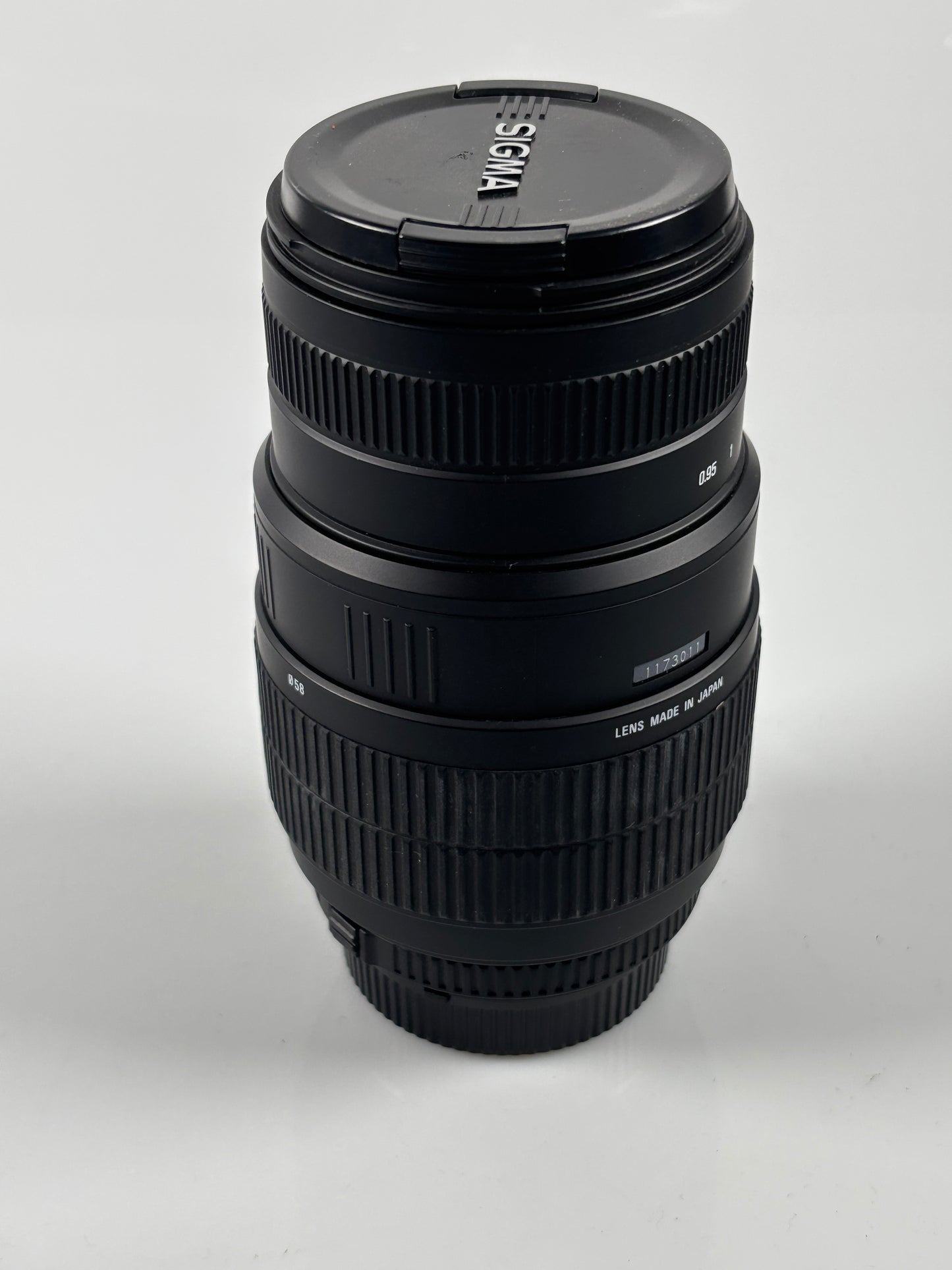 Sigma 70-300mm f4.0-5.6 D Lens for Nikon - Auto Focus Macro