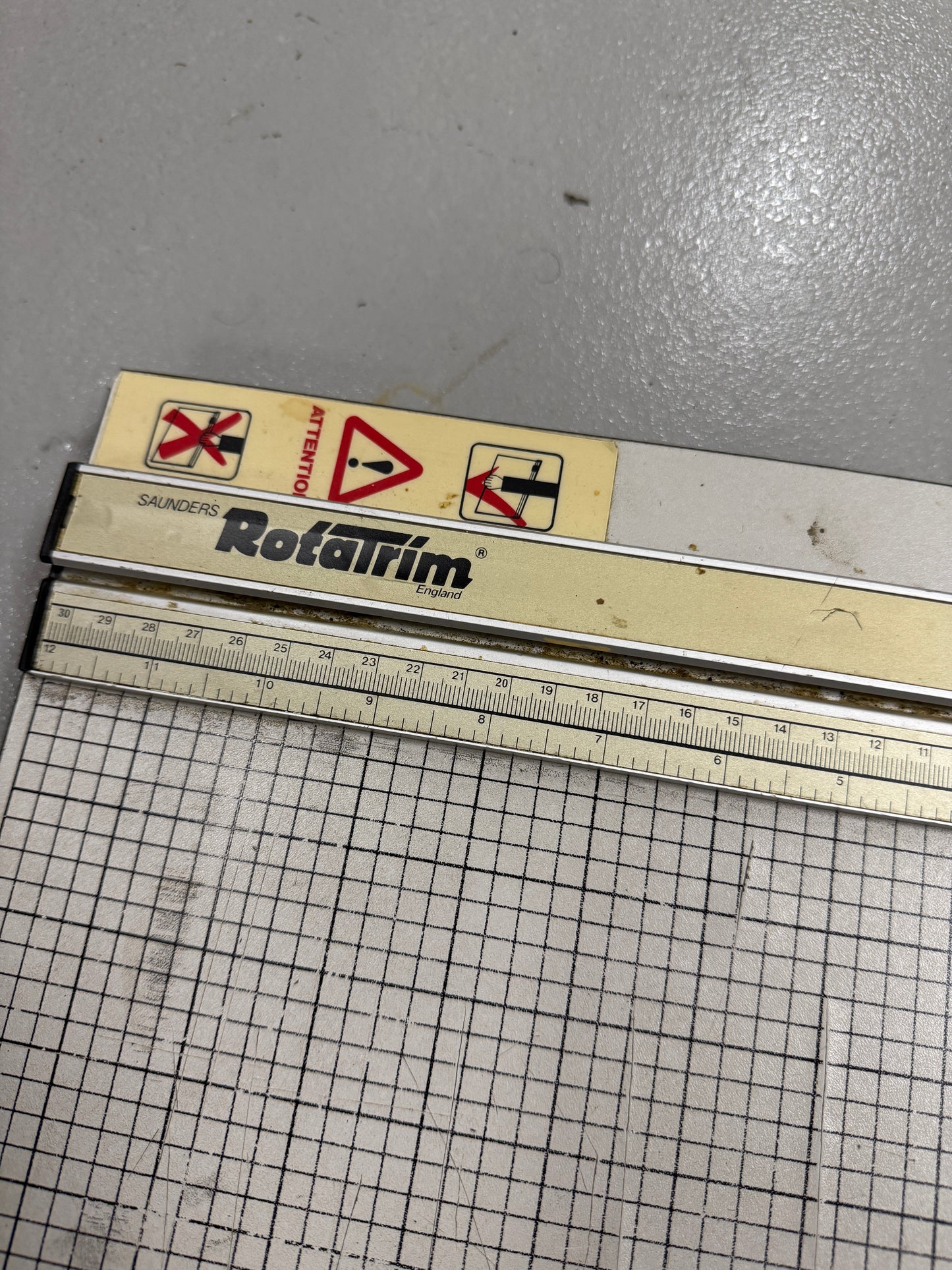 Saunders RotaTrim Mastercut II 2 / Professional Paper Cutter Trimmer