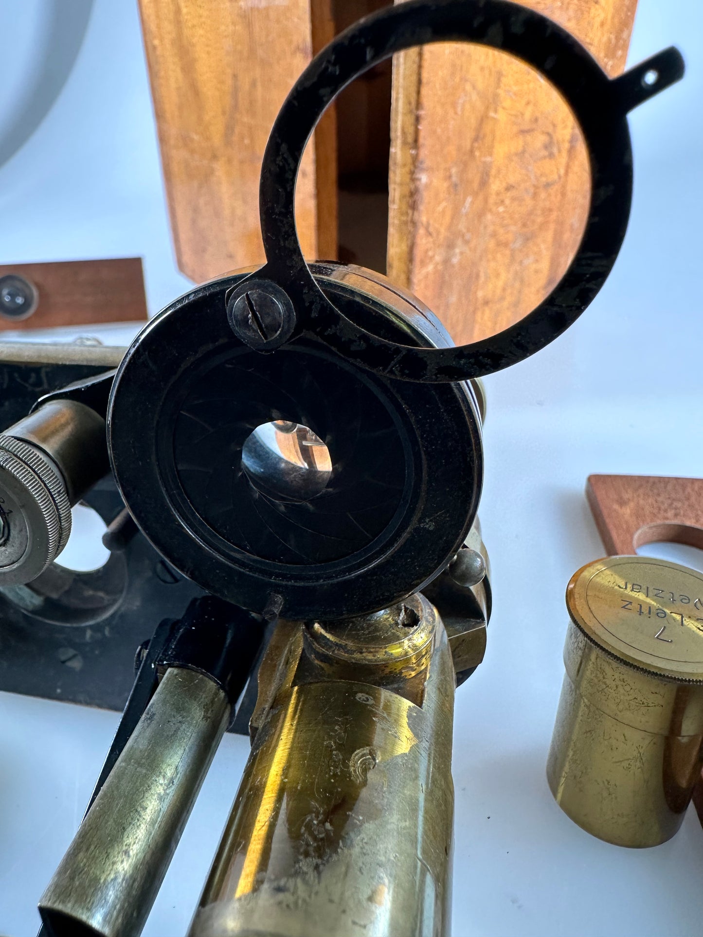 Leica LEITZ Wetzlar vintage Brass Microscope w/ 7, 3 objective Columbia univ