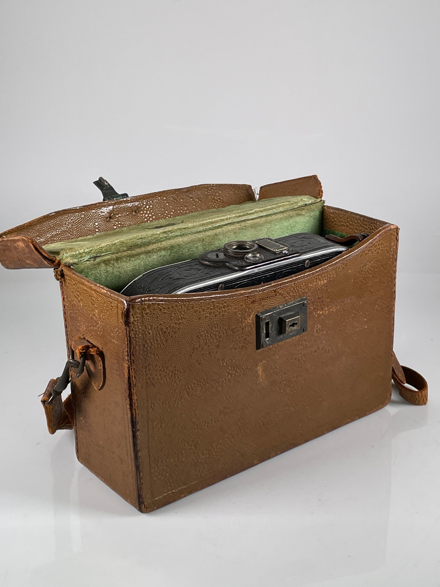 Bell & Howell Filmo Field Model Cine Camera with case