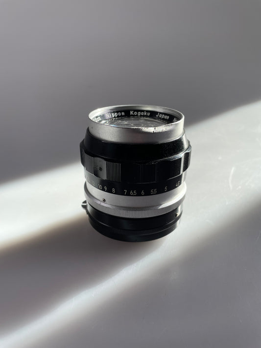 Nikon Nippon Kogaku Nikkor P Auto 105mm 10.5cm f2.5 Pat Pend #127xxx