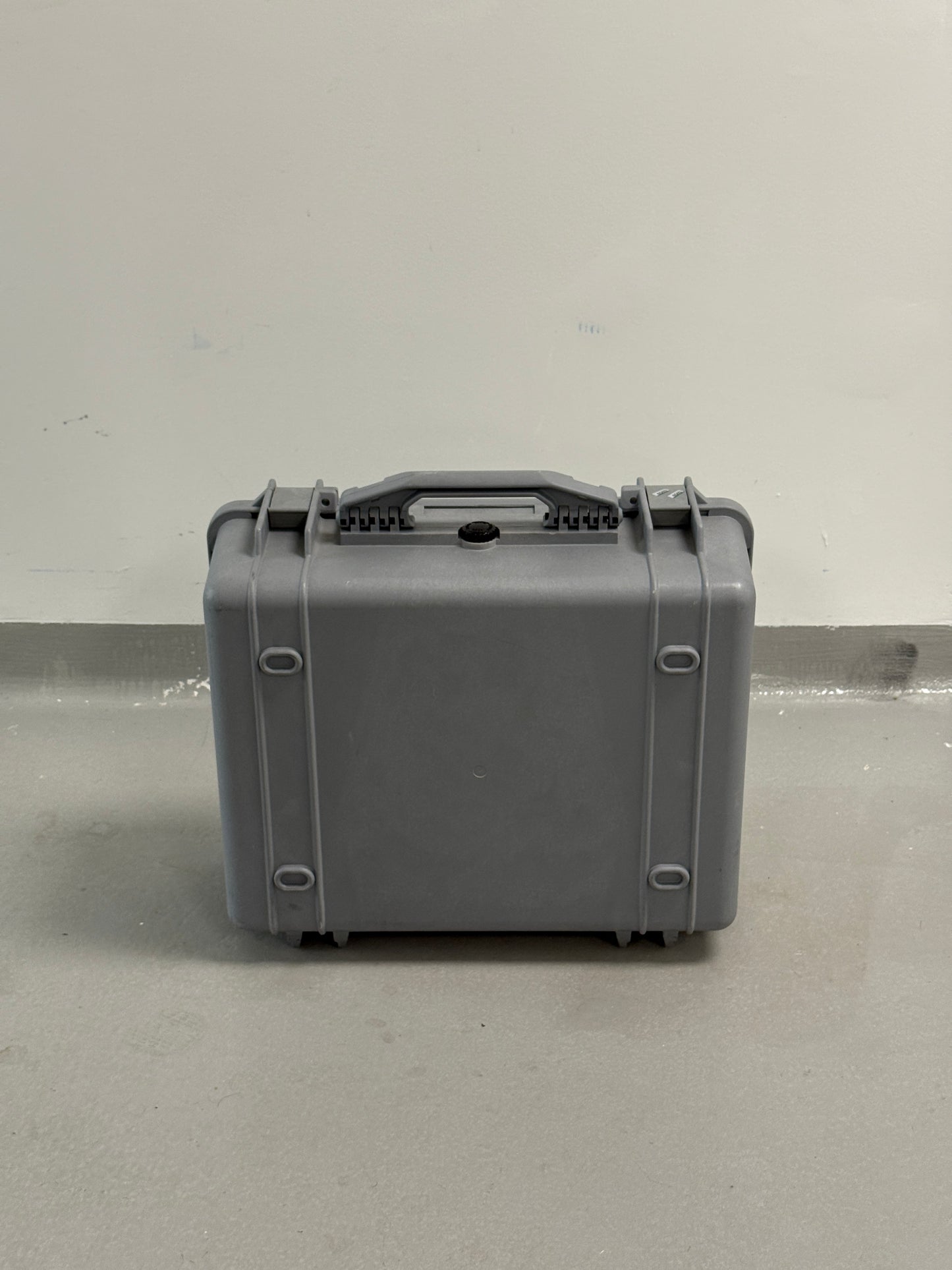 Pelican 1550 Protector Case 20.7 × 17.2 × 8.4" grey Water Tight with insert