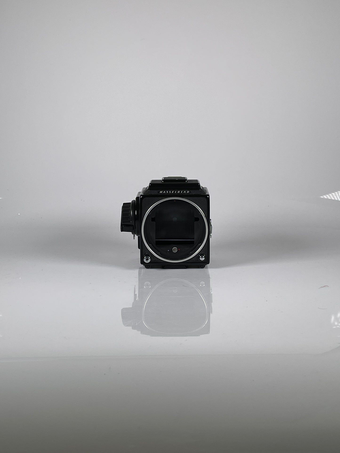 Hasselblad 501CM Film Camera Body Black, wlf waist level, acute matte split screen