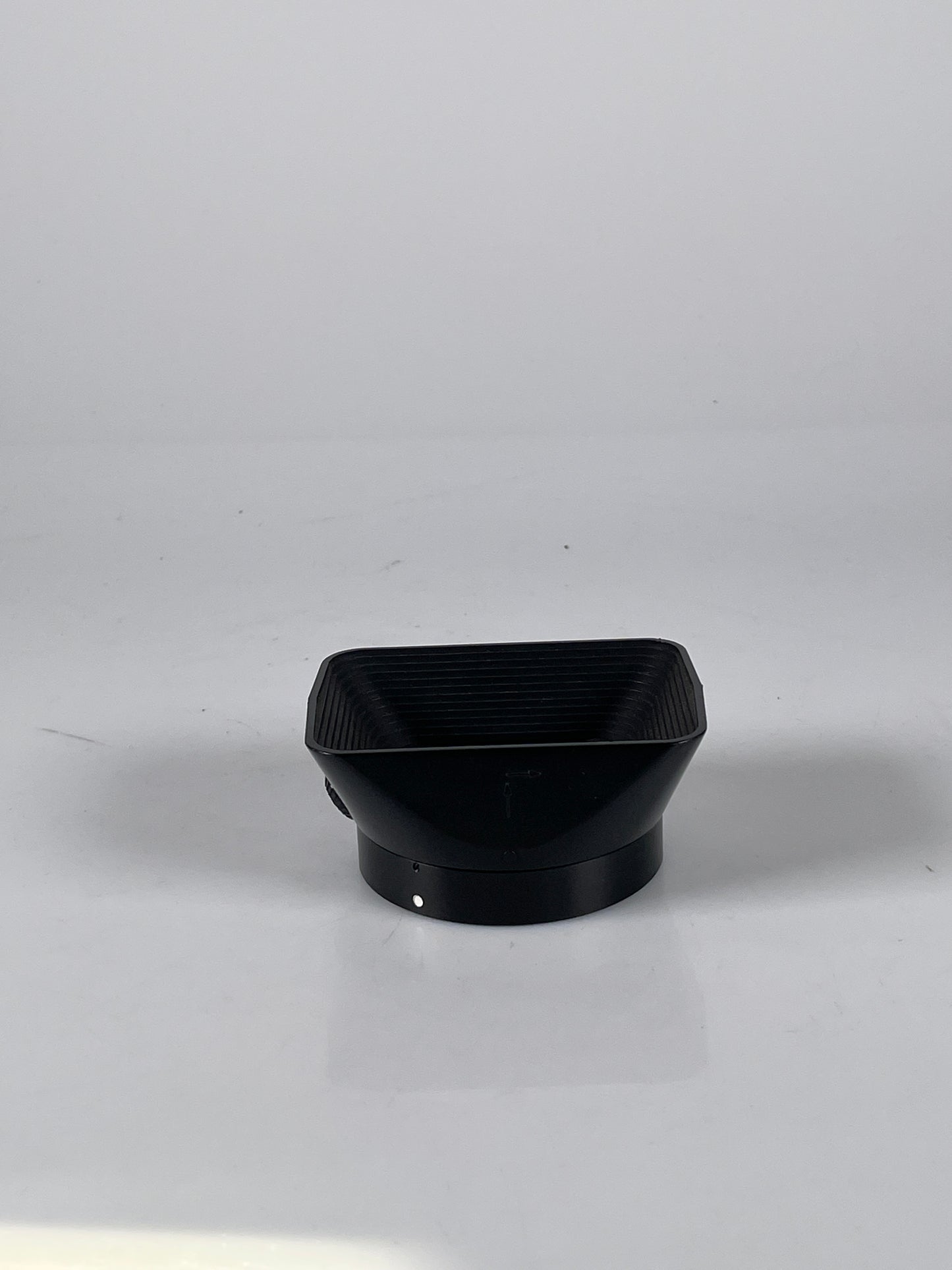 Leica 12509 VII Lens Hood for 35mm F2 and 35mm 2.8 R Lenses