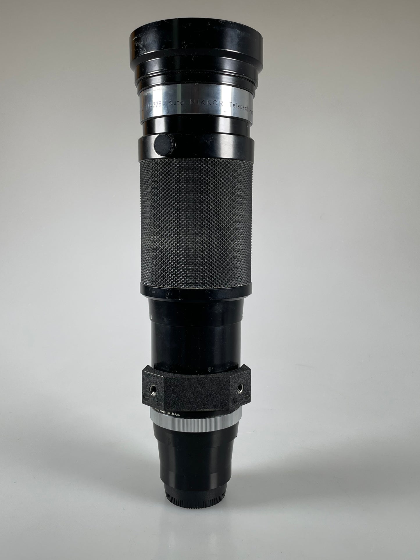 Nikon Nikkor Telephoto-Zoom 8.5cm-25cm (85mm-250mm) f4-4.5 Non-AI Lens
