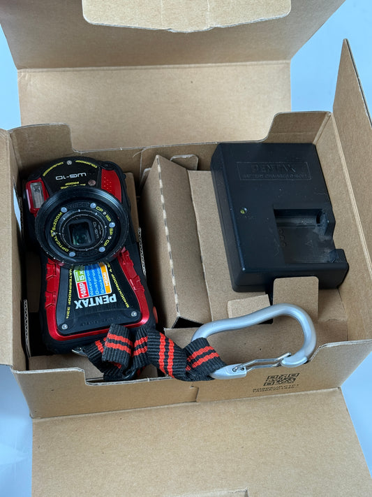 Pentax OPTIO WG-10 14.0MP 5x Water/Shockproof Digital Camera - Red