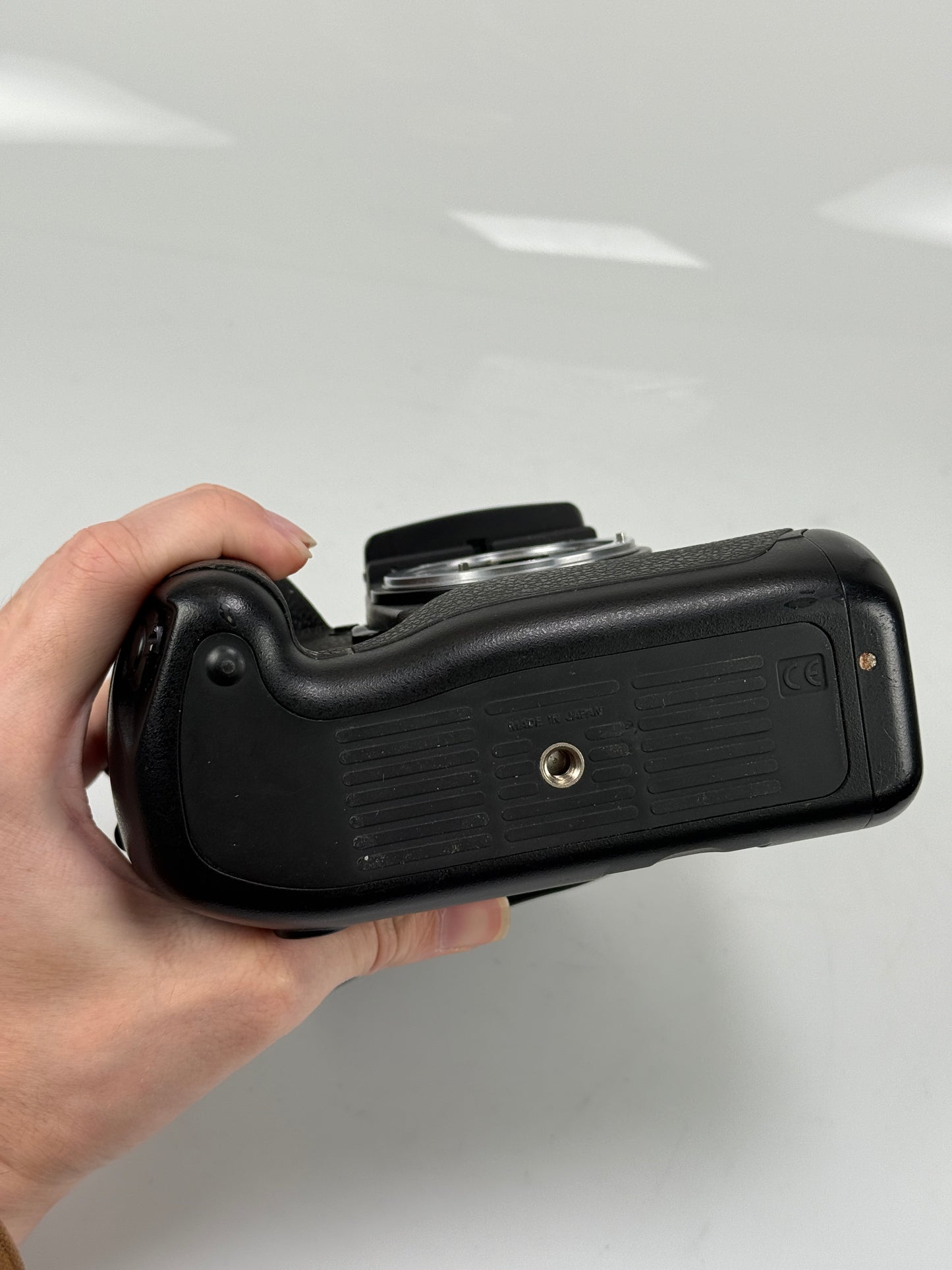 Nikon F5 AF SLR Film Camera Body with data back