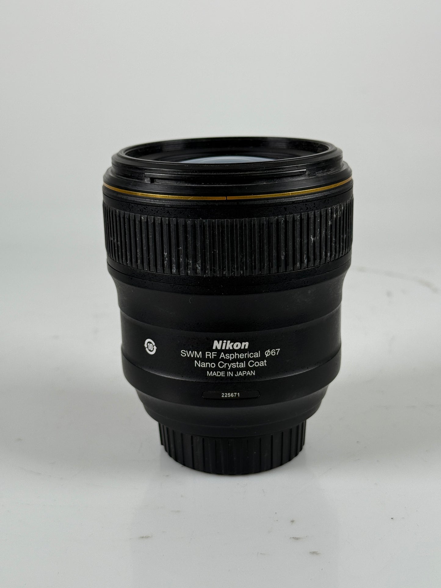 Nikon AF-S NIKKOR 35mm f1.4G N Lens with Hood