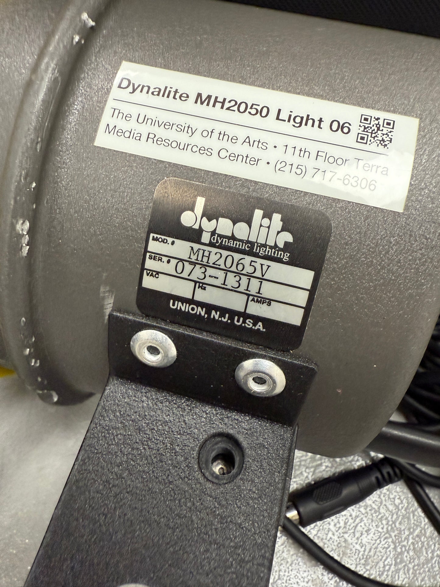 Dynalite light kit with MP800 power pack and MH2065 head