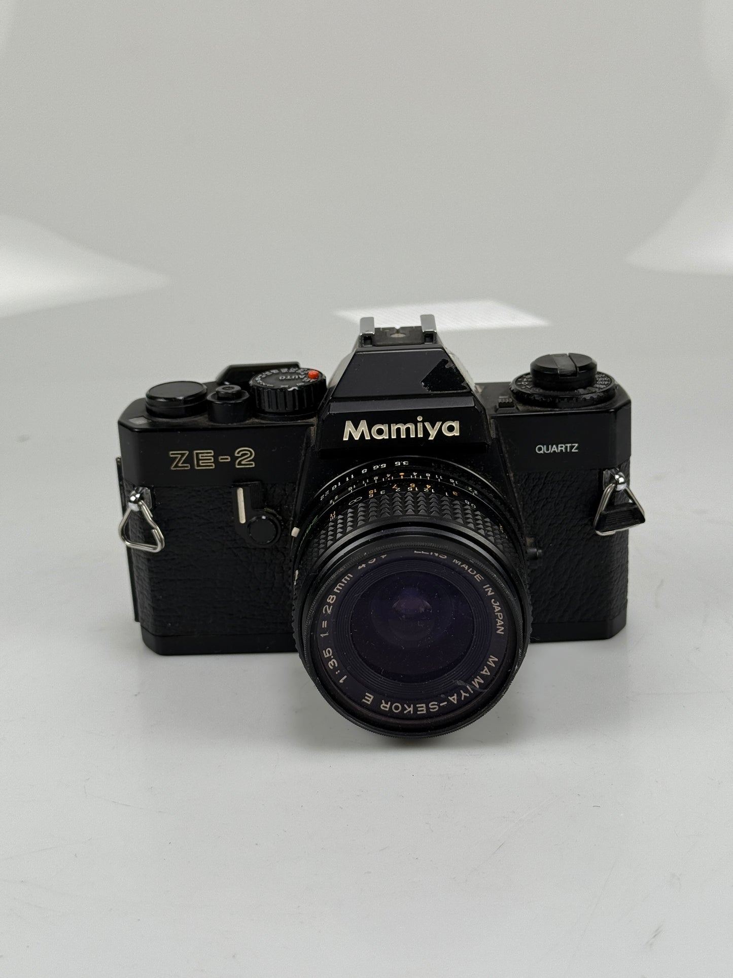 Mamiya ZE-2 Camera with Sekor 28mm F3.5 E lens kit