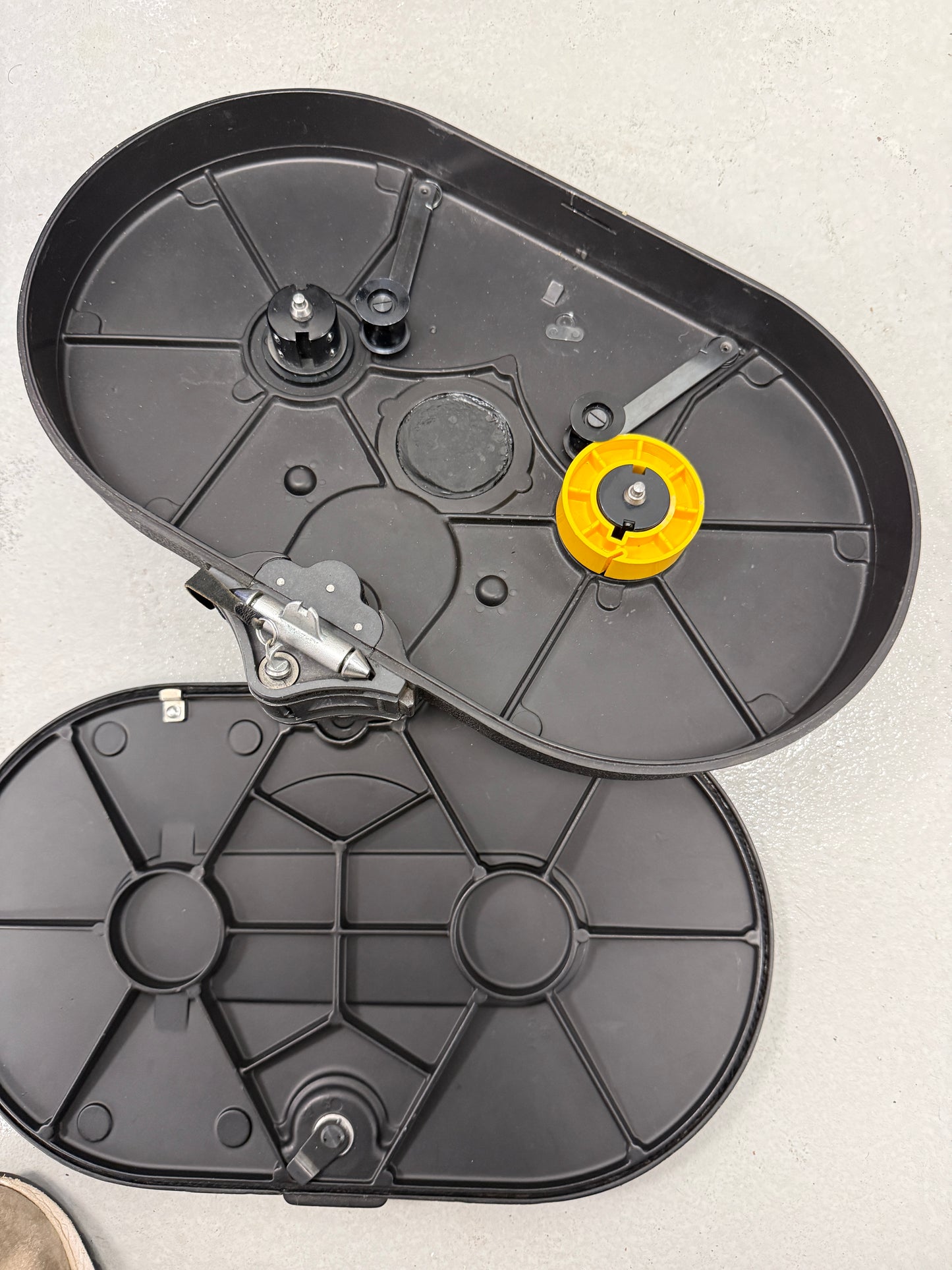 Arriflex 16mm Camera 500 feet foot Film Magazine