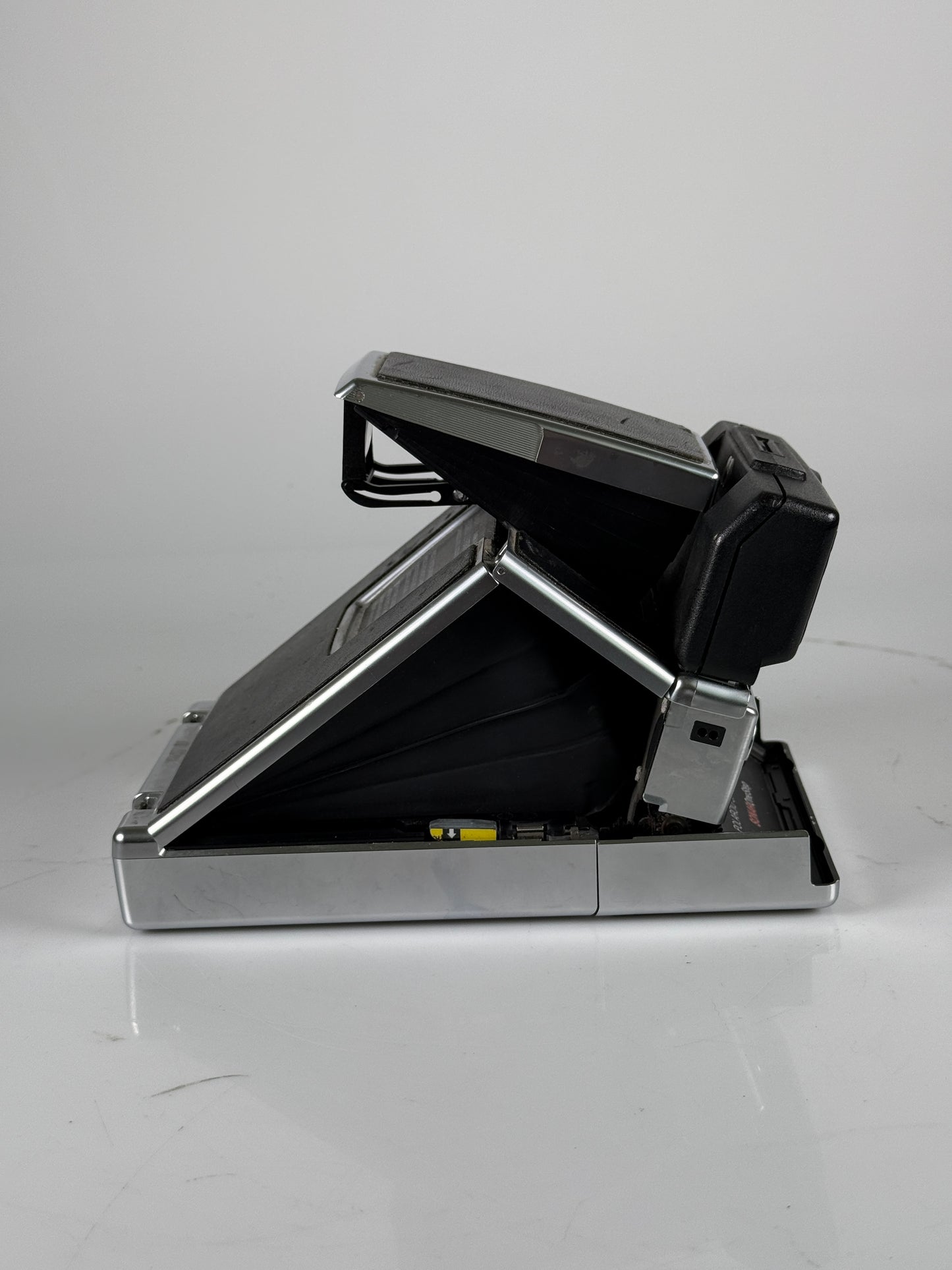 Polaroid SX-70 Land Camera Sonar One-Step Autofocus Instant Camera Black