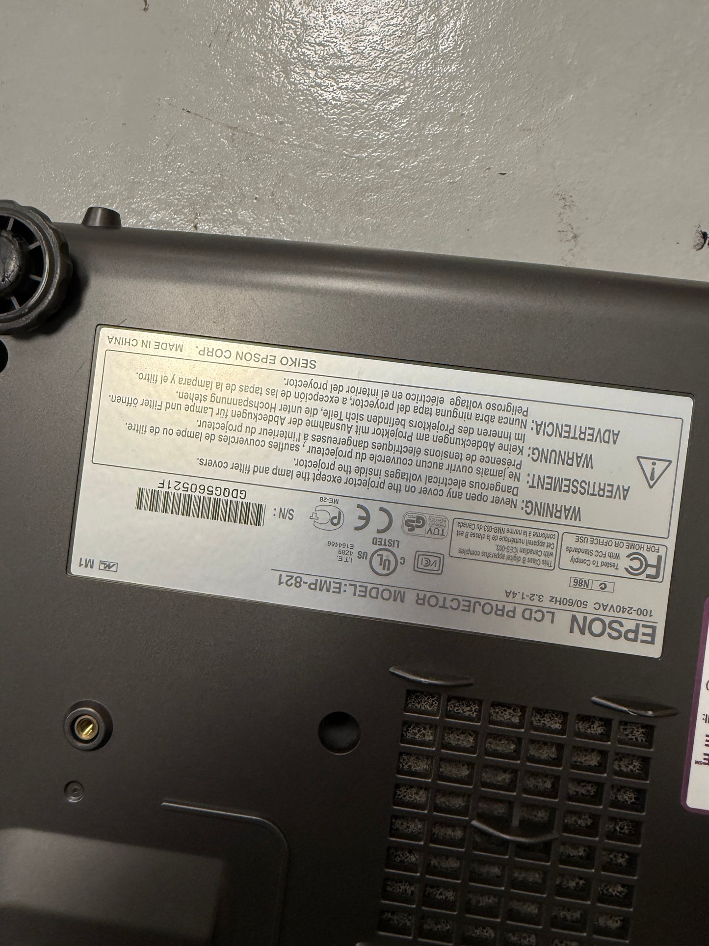 Epson EMP-821 Multimedia LCD Projector 2600 ANSI