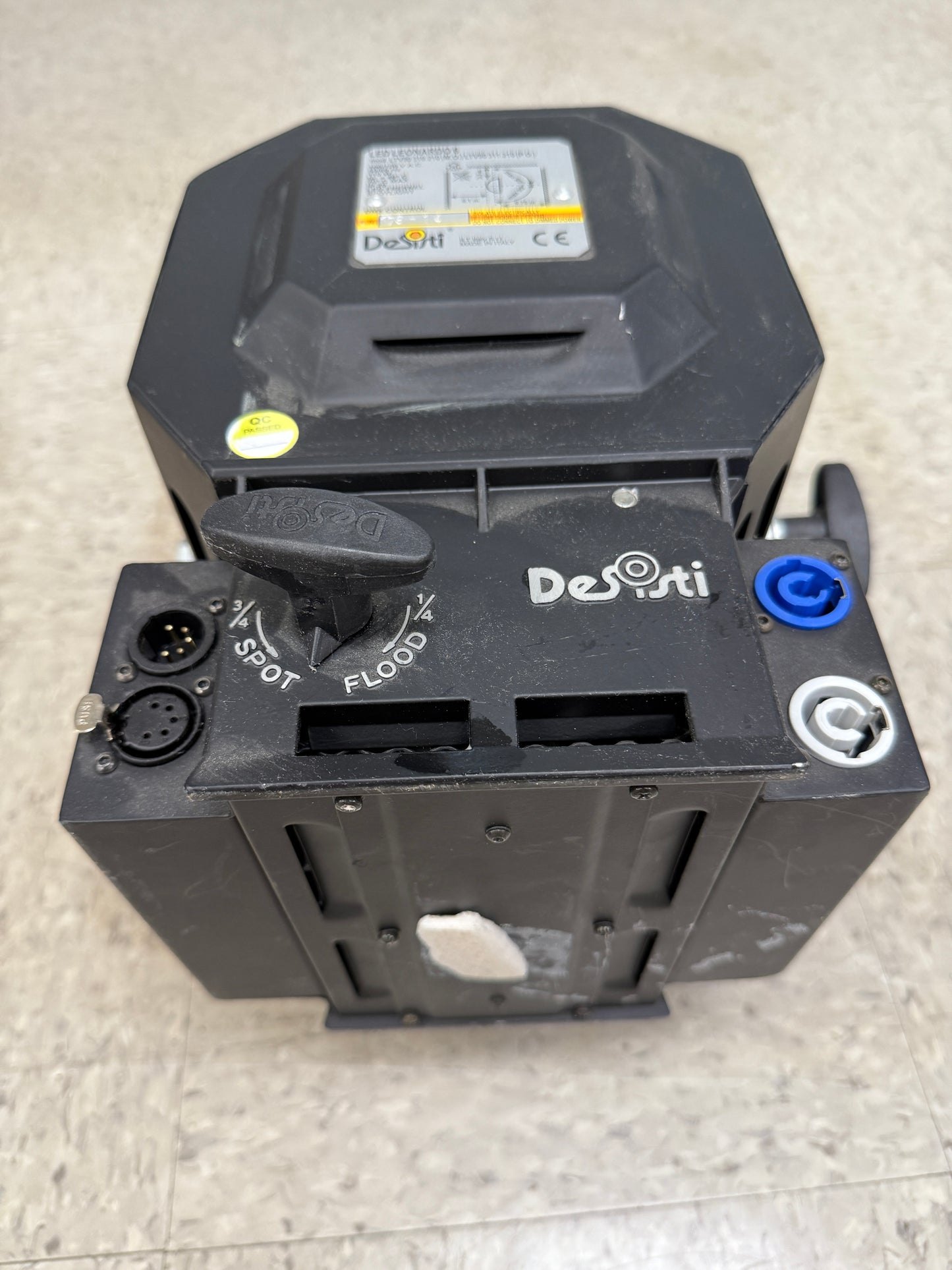 DeSisti LED Leonardo 6 LED Fresnel Eco Friendly Light