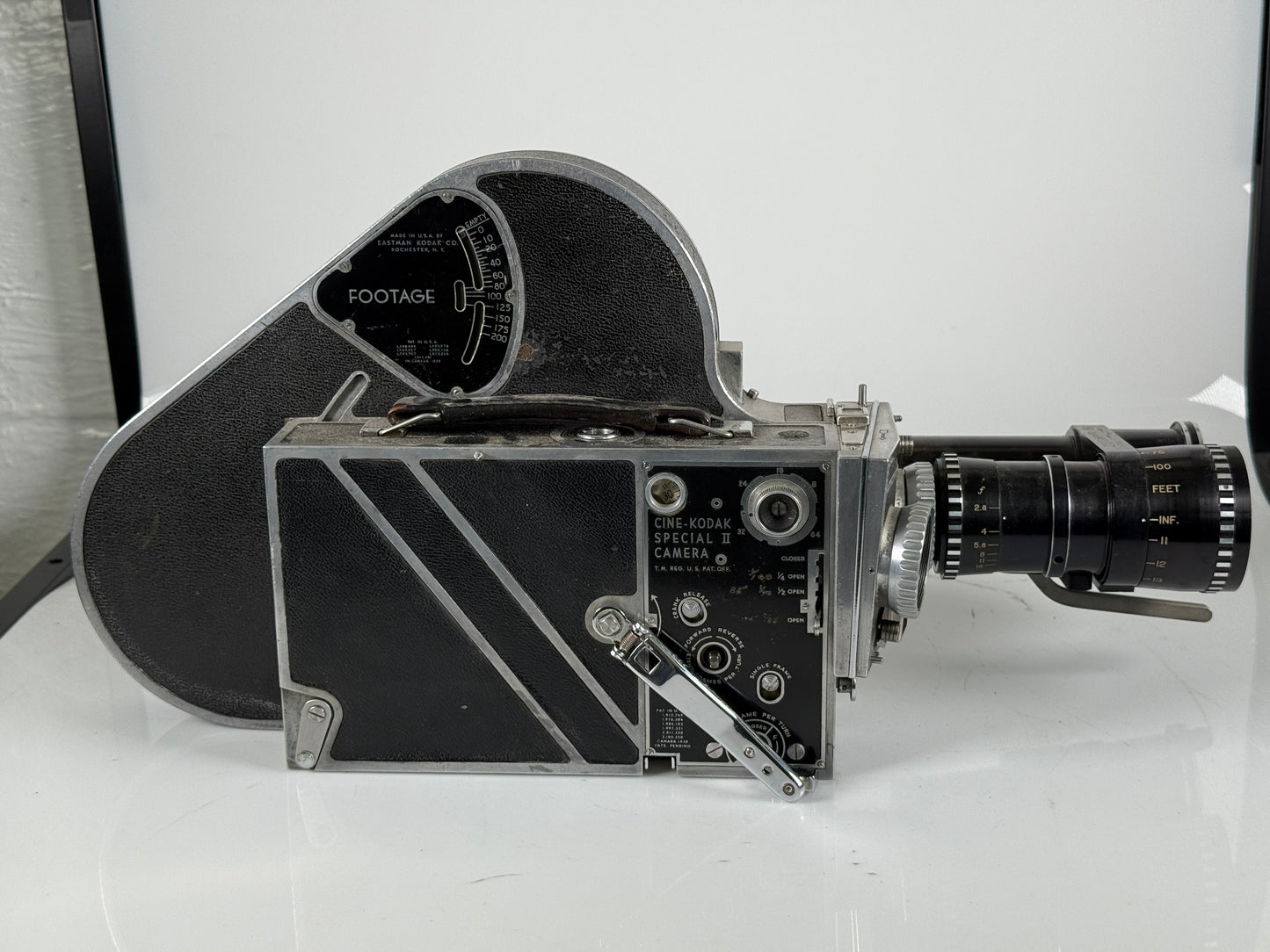 Vintage Cine Kodak Special II 16mm w/ Zoomar 1-3 inch f2.8 lens Film Camera