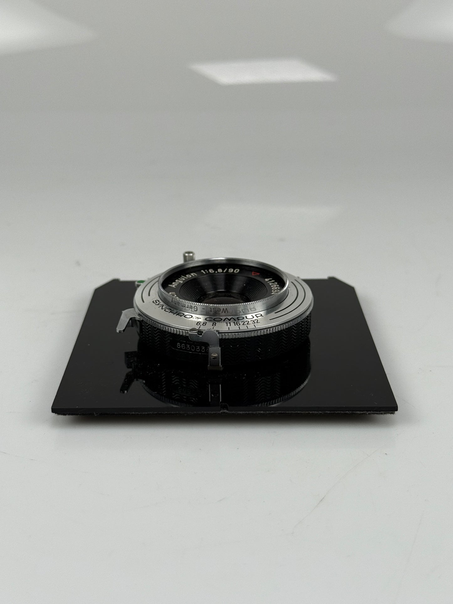 Schneider Kreuznach 90mm f6.8 Angulon Synchro-Compur B Shutter