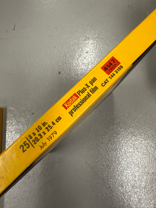 Expired 8x10 KODAK 4147 Plus-X Pan Large Format Film 25 Sheets 1979