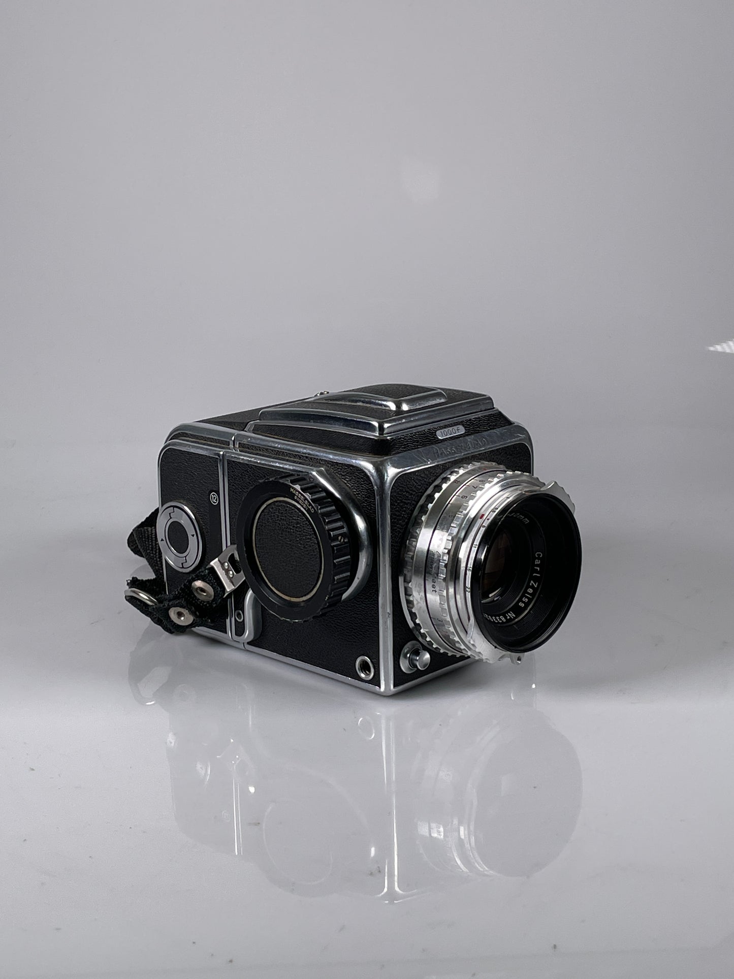 Hasselblad 1000F Camera + Carl Zeiss Tessar 80mm f2.8 Lens with 120 Film Back