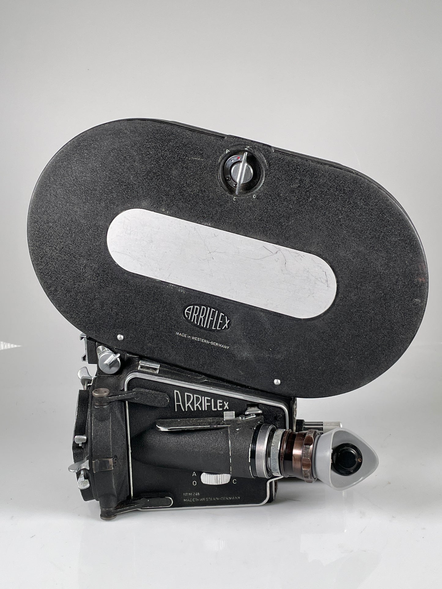 Arri Arriflex 16M 16 M Cine Camera 16mm w/ magazine