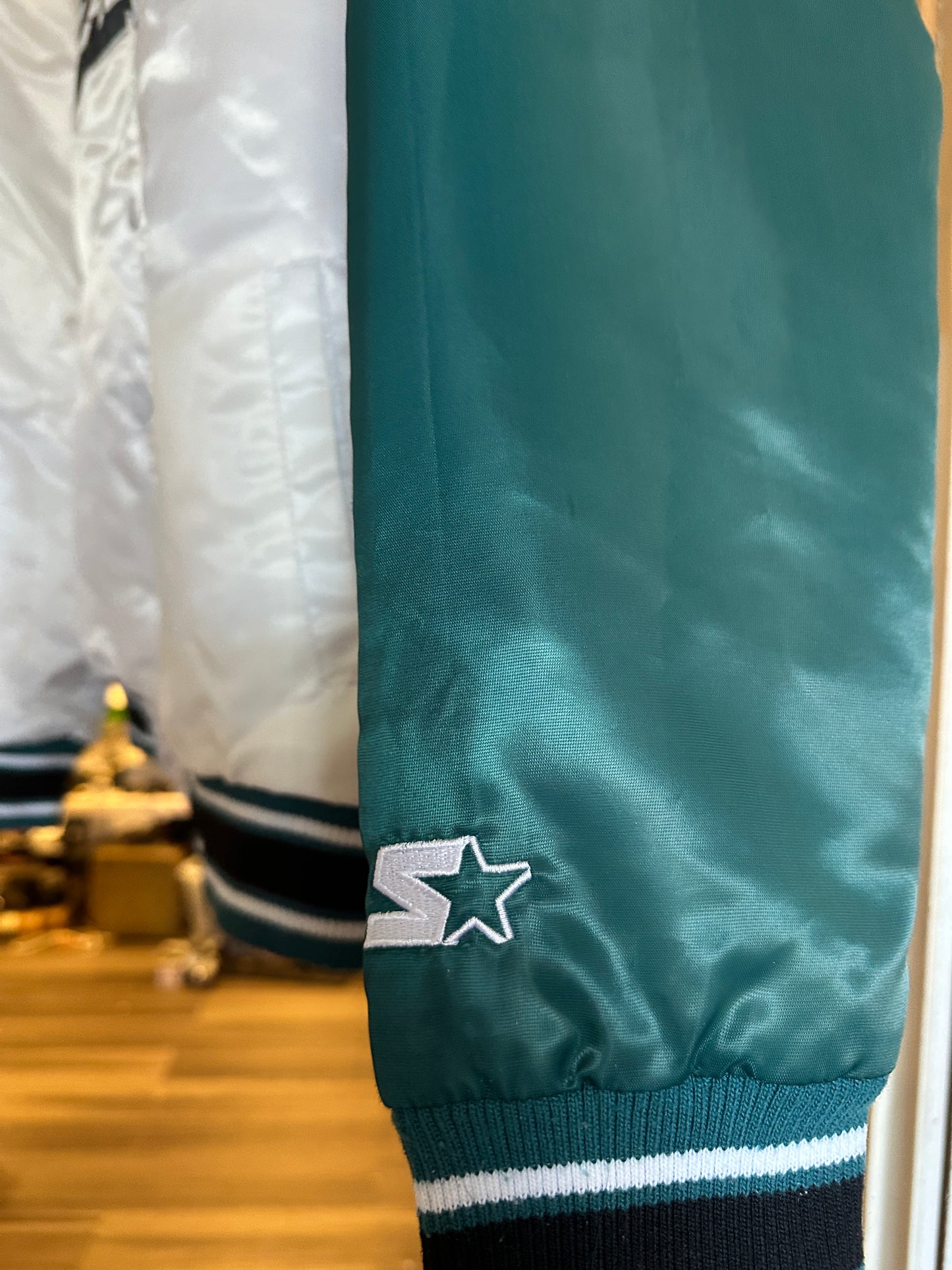 Philadelphia Eagles Vintage Throwback Satin Starter Jacket Large