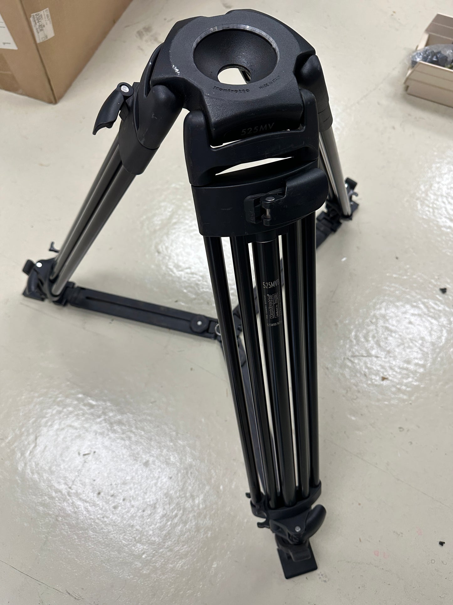 Manfrotto 525MVB professional video tripod legs only
