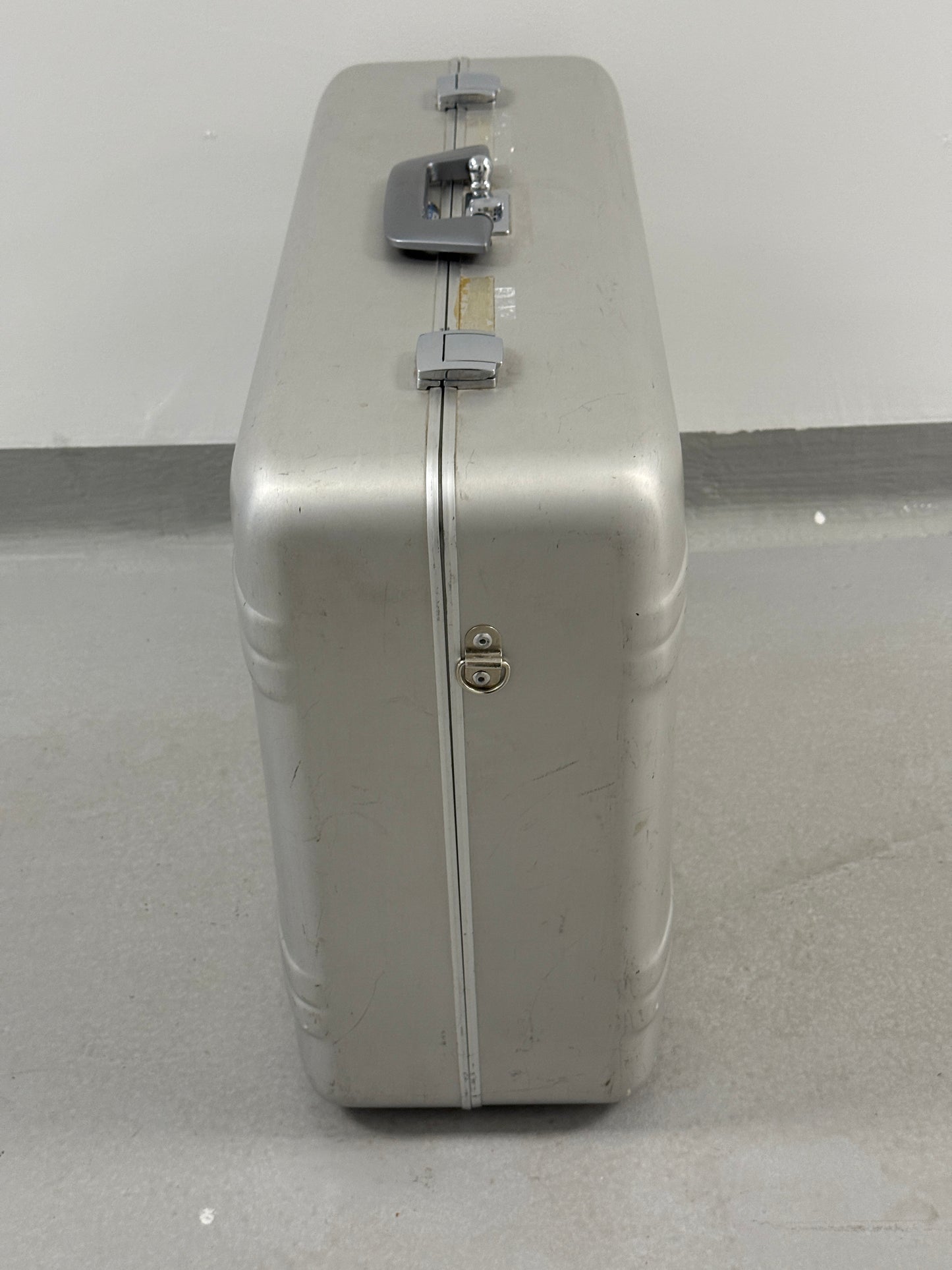 Zero Halliburton Aluminum camera Combo Lock Case 26x18x8