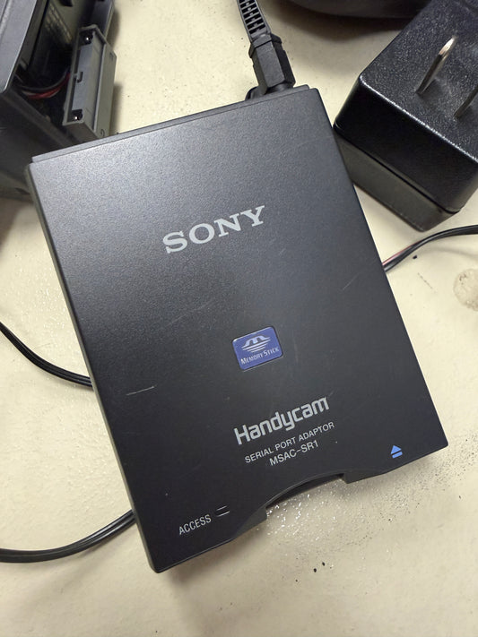 Sony CCD-TR910 NTSC Handycam Video Hi8 8mm Camcorder