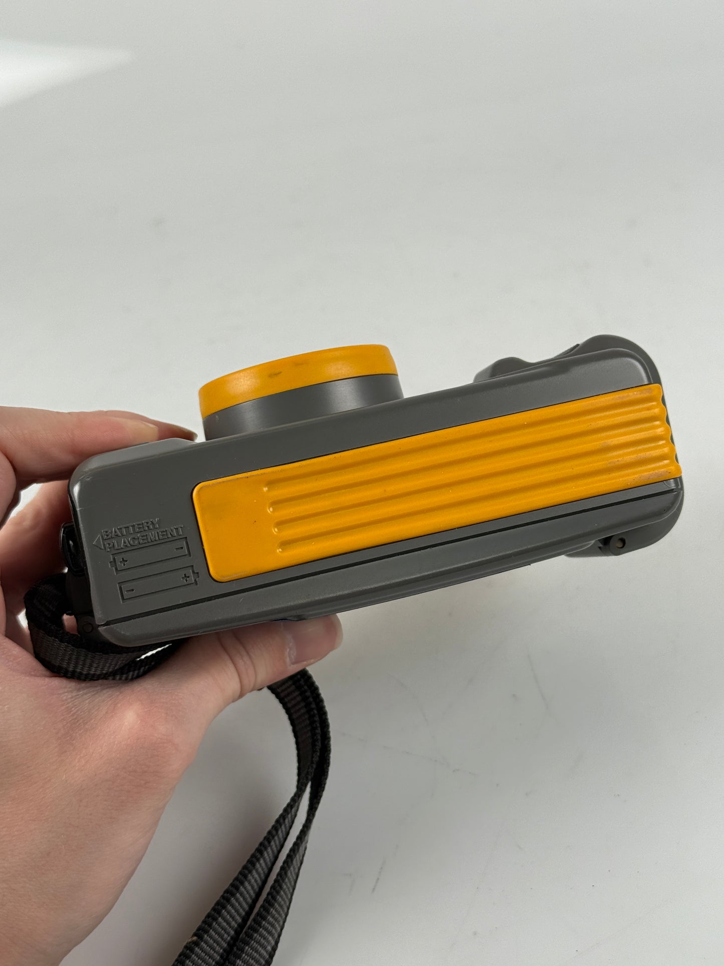 Vintage Le Clic Tuff 35mm Film 38mm f5.6 All Weather Camera