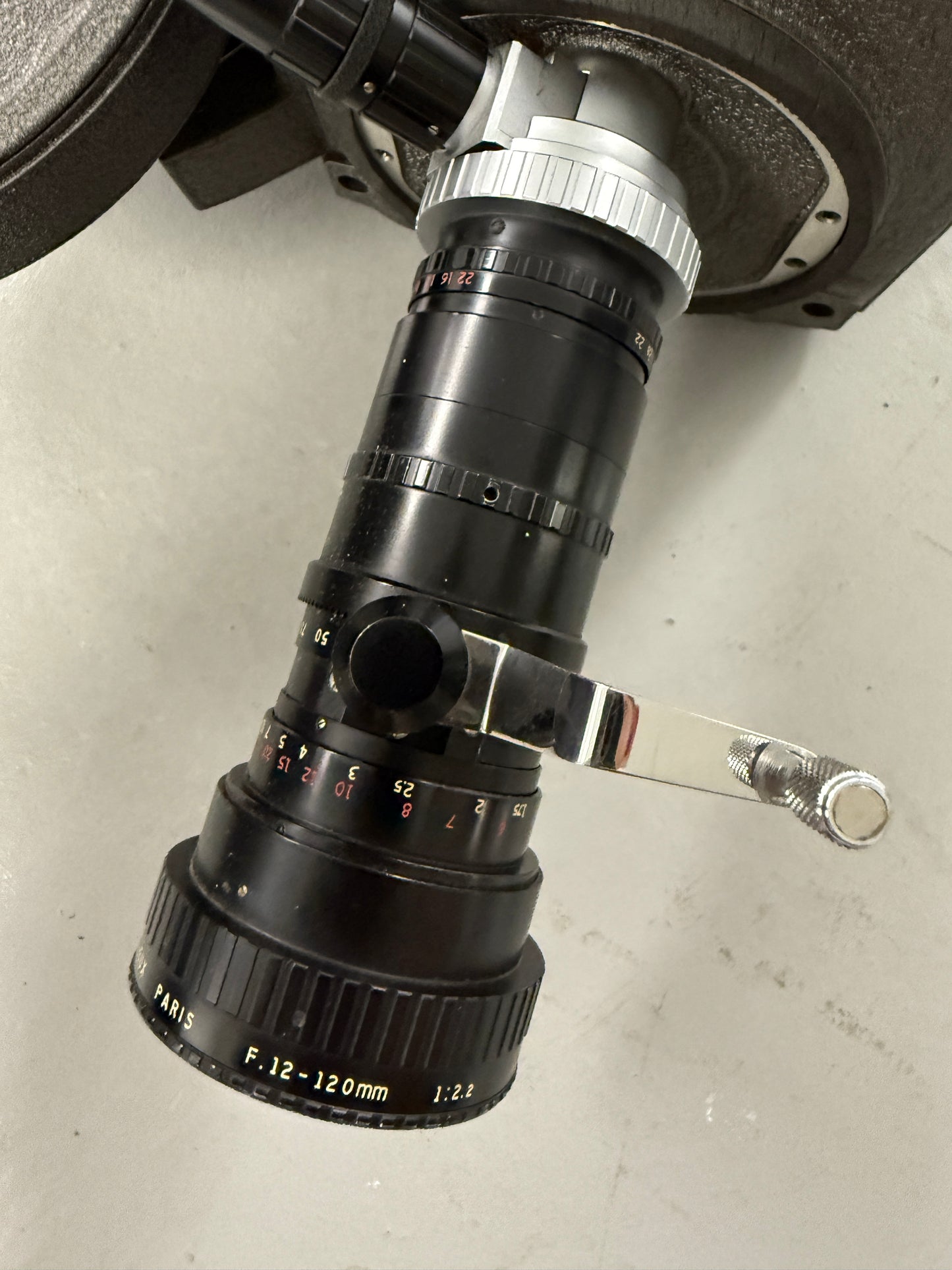 BACH Auricon Pro-600 16mm Cinema Sound Camera w/ angenieux 12-120mm lens