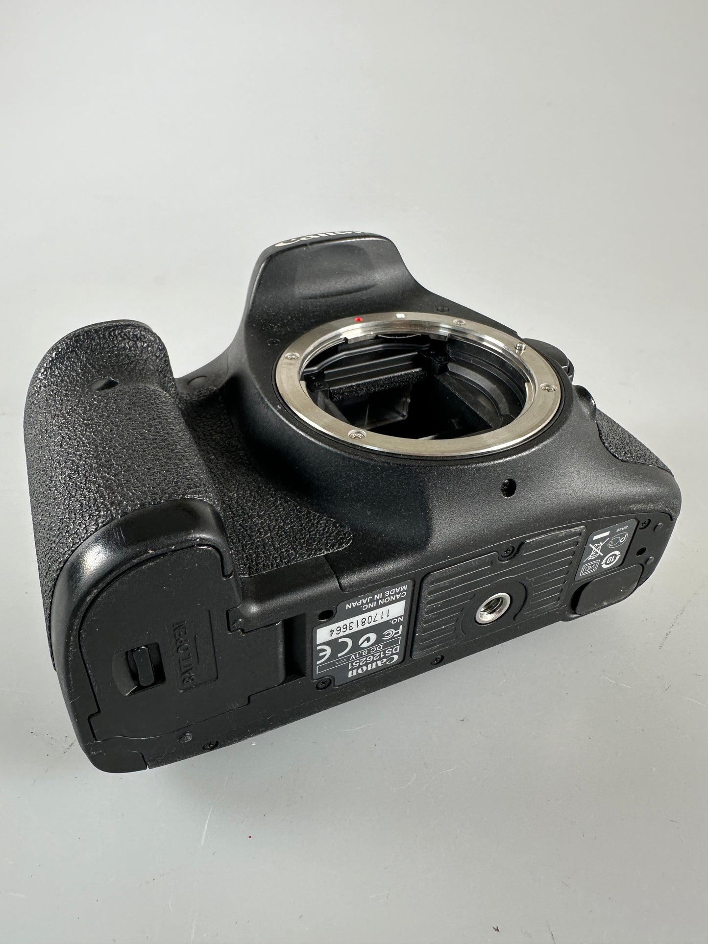 Canon EOS 7D 18MP Digital SLR Camera Body