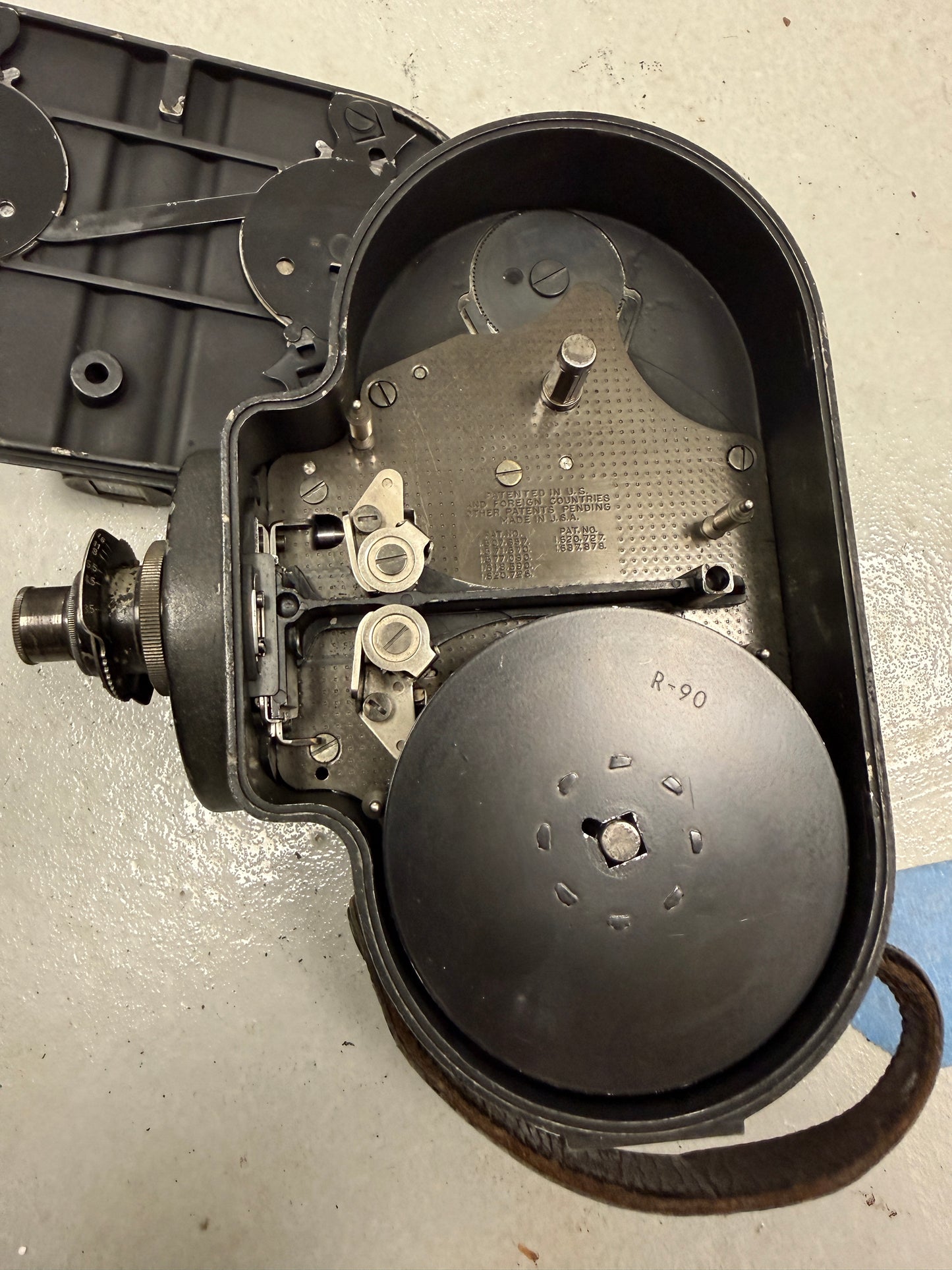 Bell & Howell Filmo 70 A 16mm Motion Picture Cine Camera w/ Cooke 1 inch oens