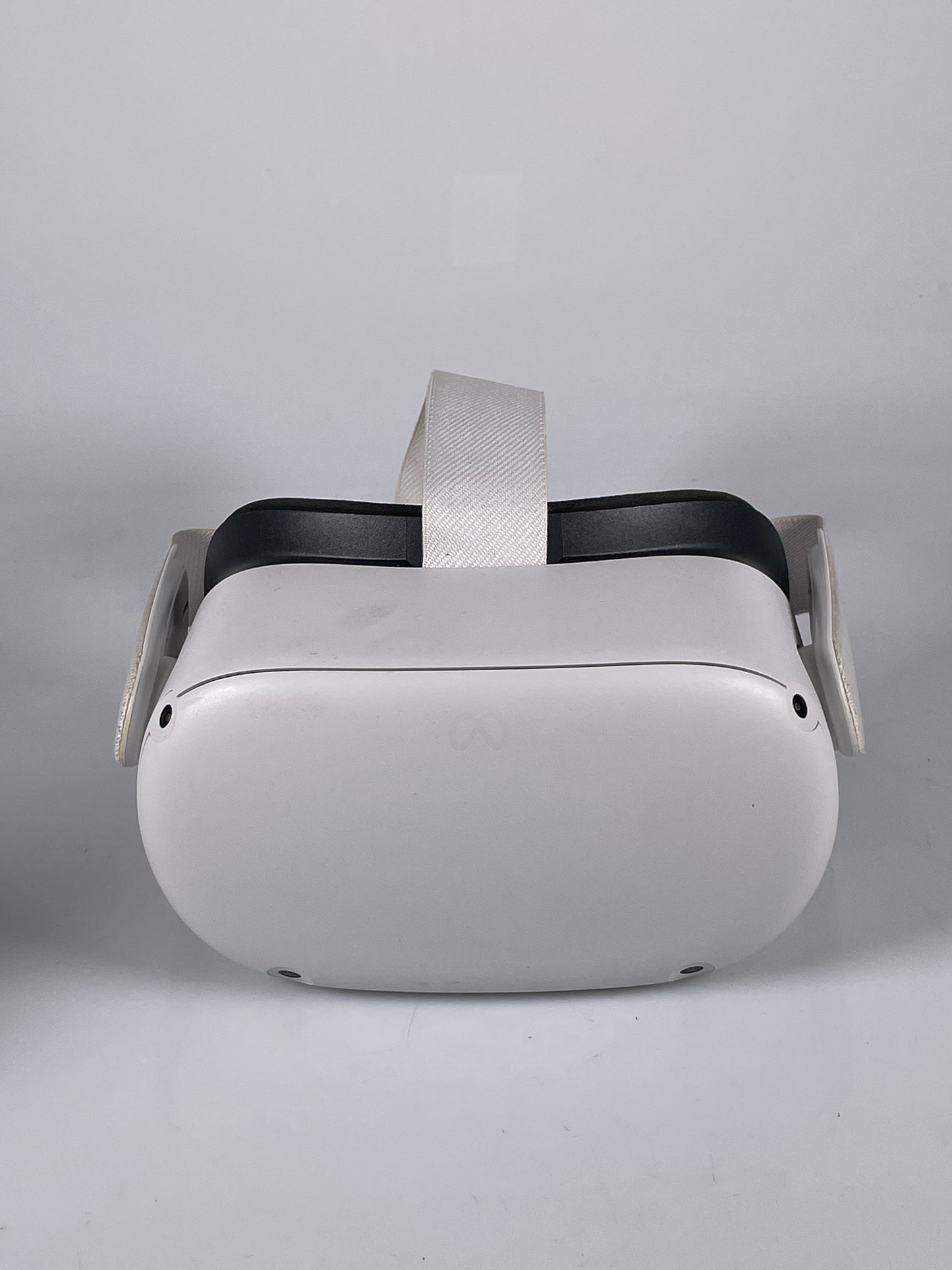 Oculus Quest 2 Meta Standalone VR Headset White 128GB w/ Controllers