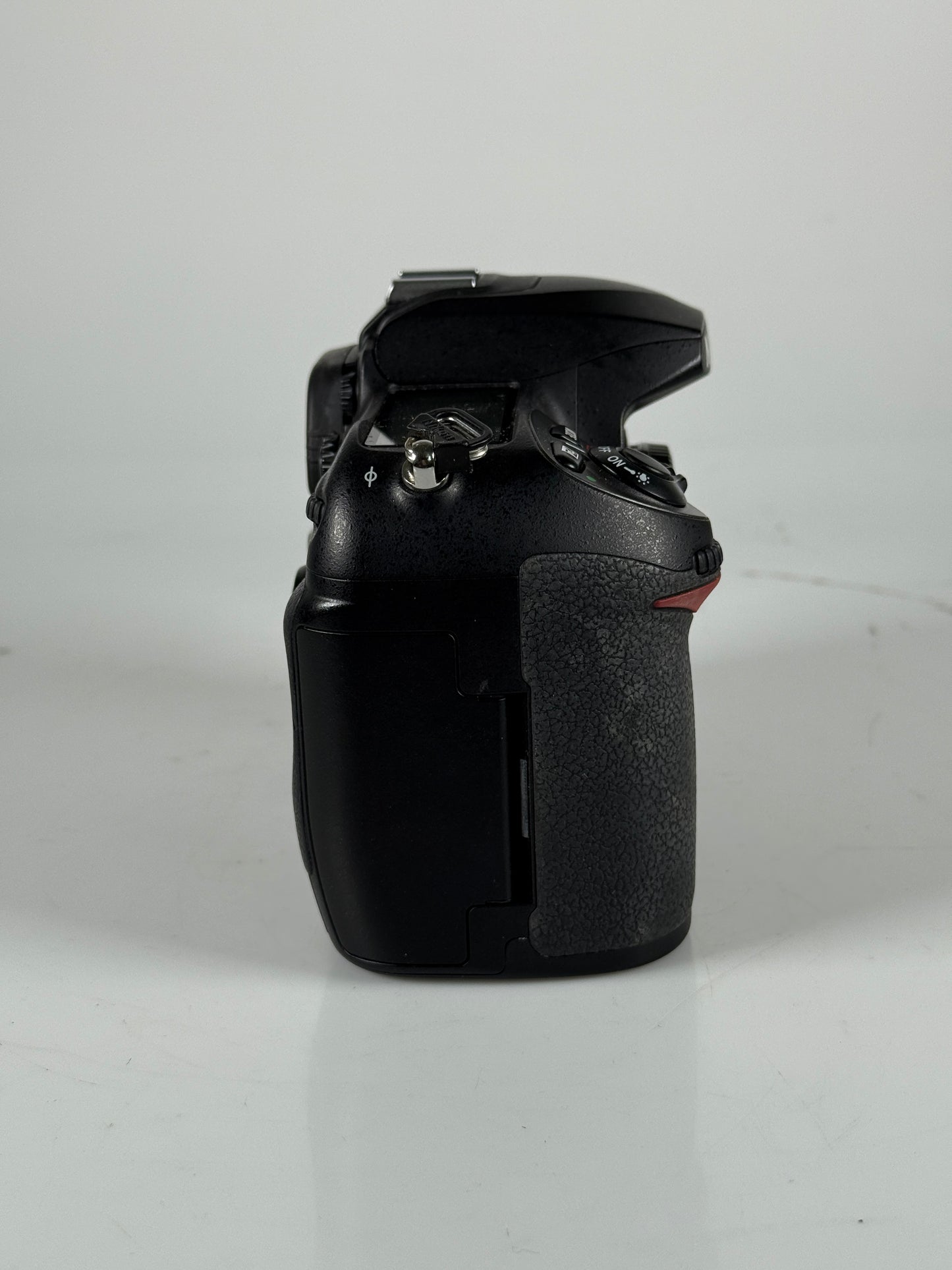 Nikon D200 10.2MP DX Digital SLR Camera