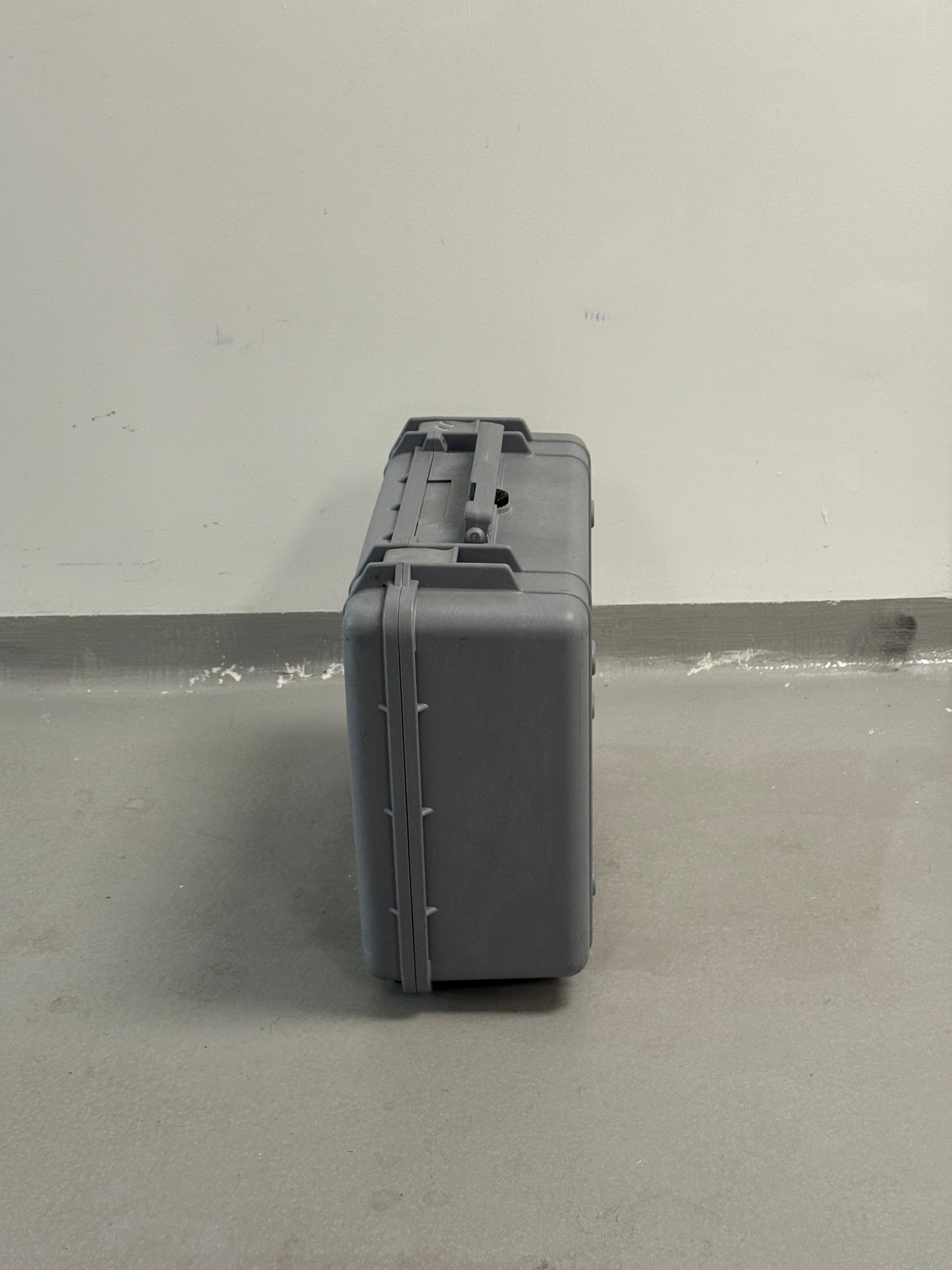 Pelican 1550 Protector Case 20.7 × 17.2 × 8.4" grey Water Tight with insert