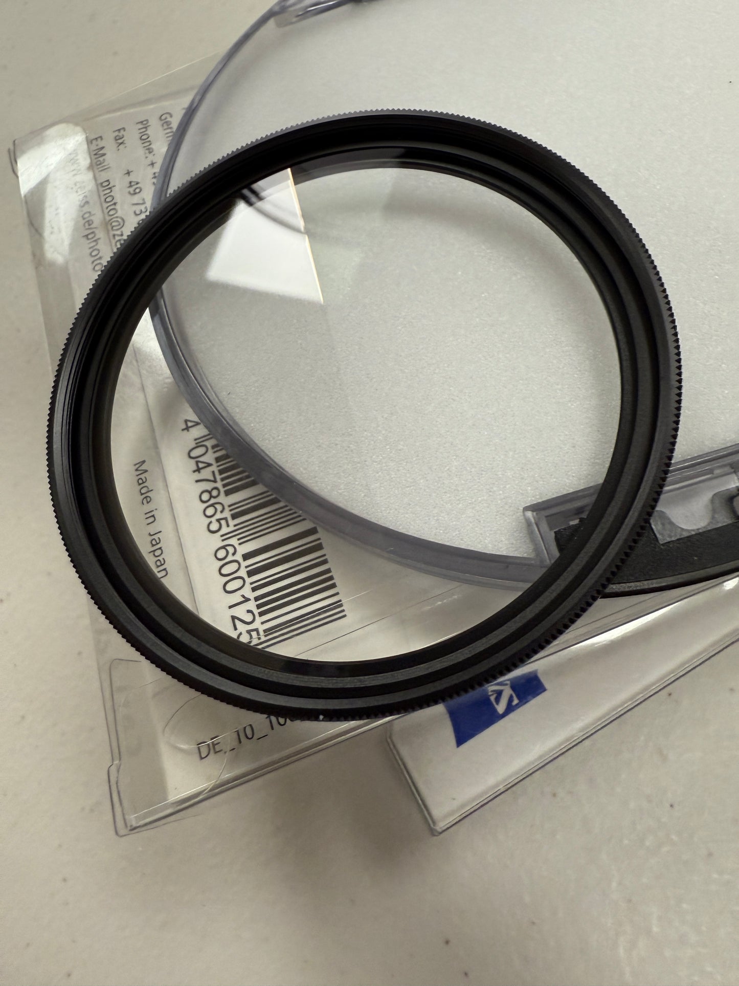Carl Zeiss UV T* Filter 67mm Black demo half coated